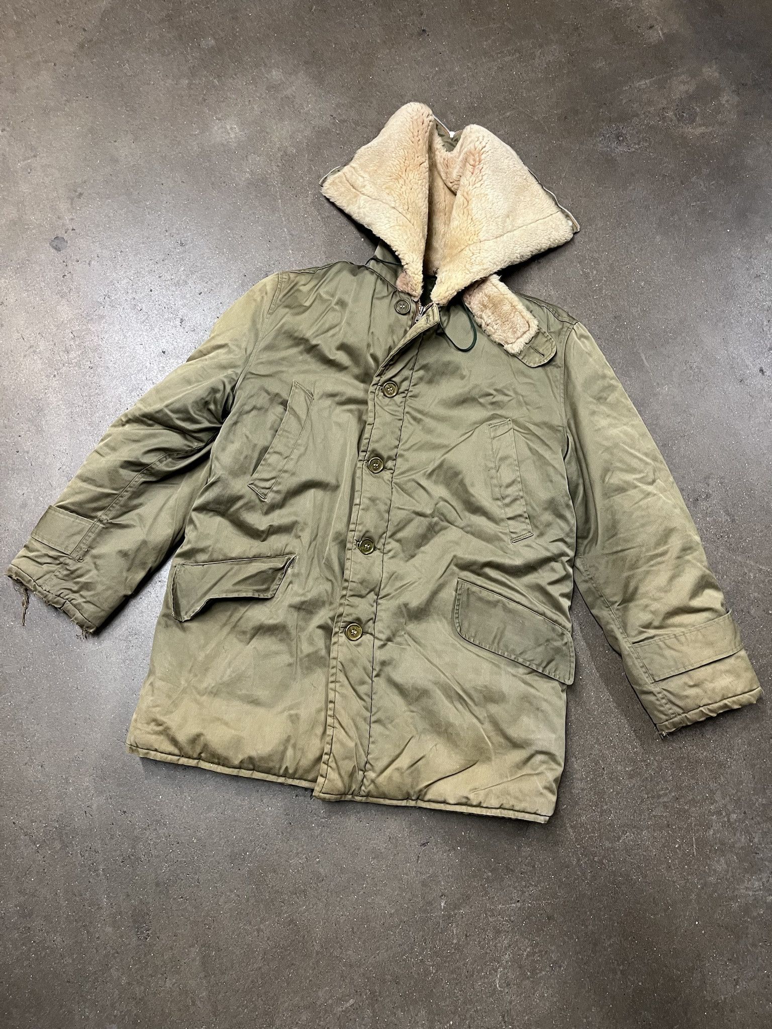 Vintage Vintage World War 2 B9 Fur Hood Parka Jacket Size L Size US L / EU 52-54 / 3 - 2 Thumbnail