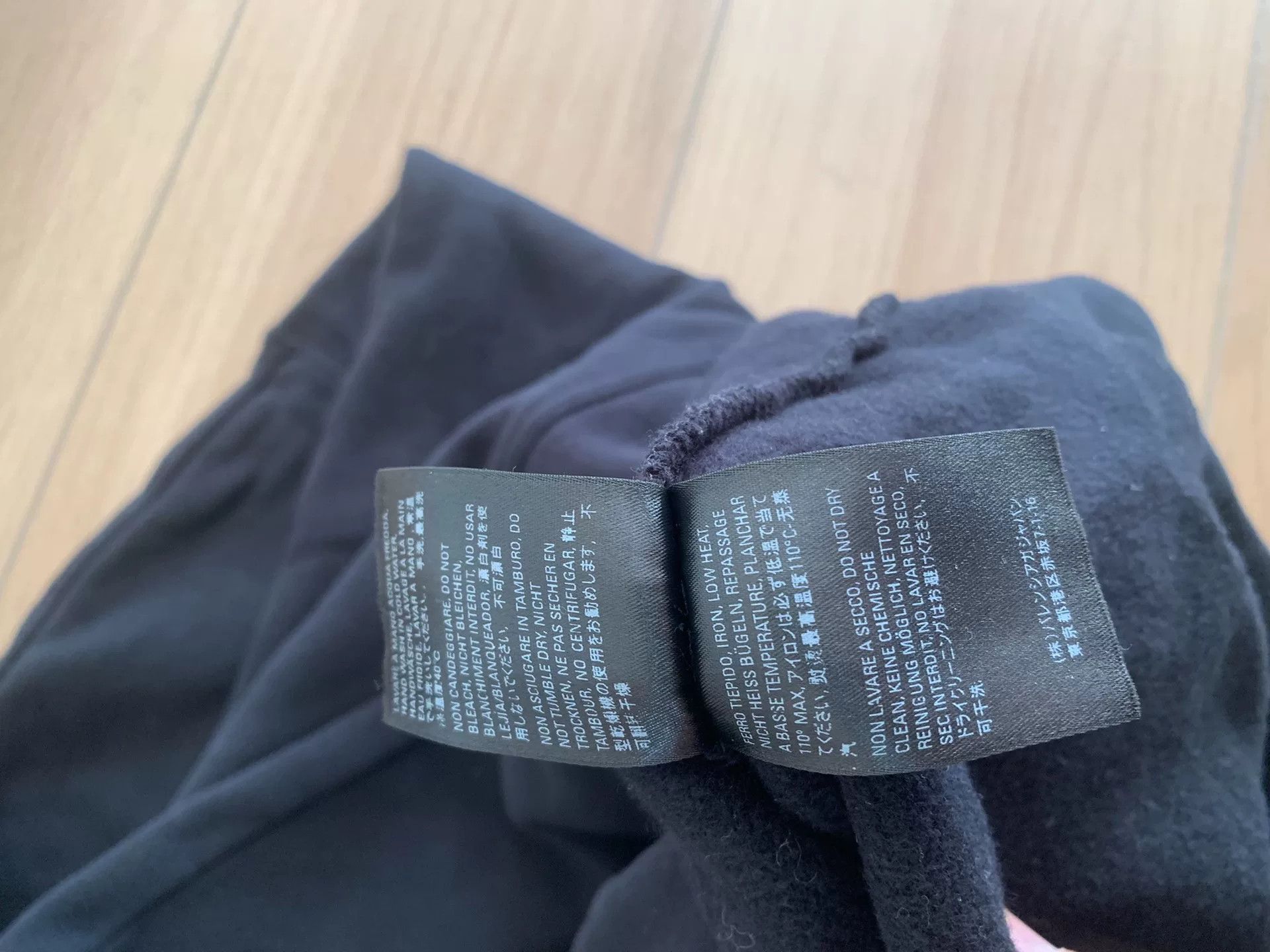 Balenciaga balenciaga black hoodie size small Size US S / EU 44-46 / 1 - 5 Thumbnail