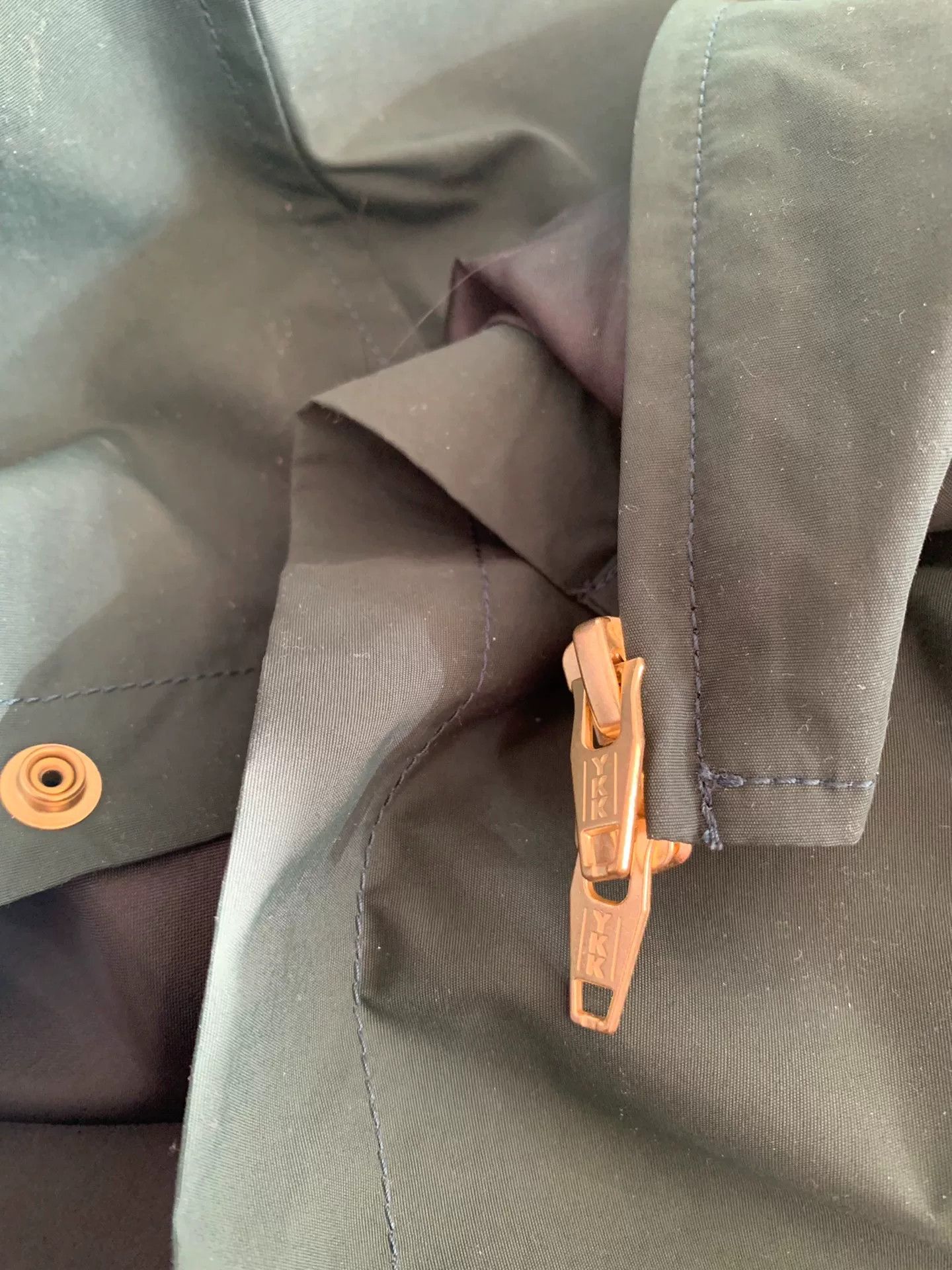 UNIVERSAL PRODUCTS. green windbreaker with zip front and collar Size US L / EU 52-54 / 3 - 6 Thumbnail
