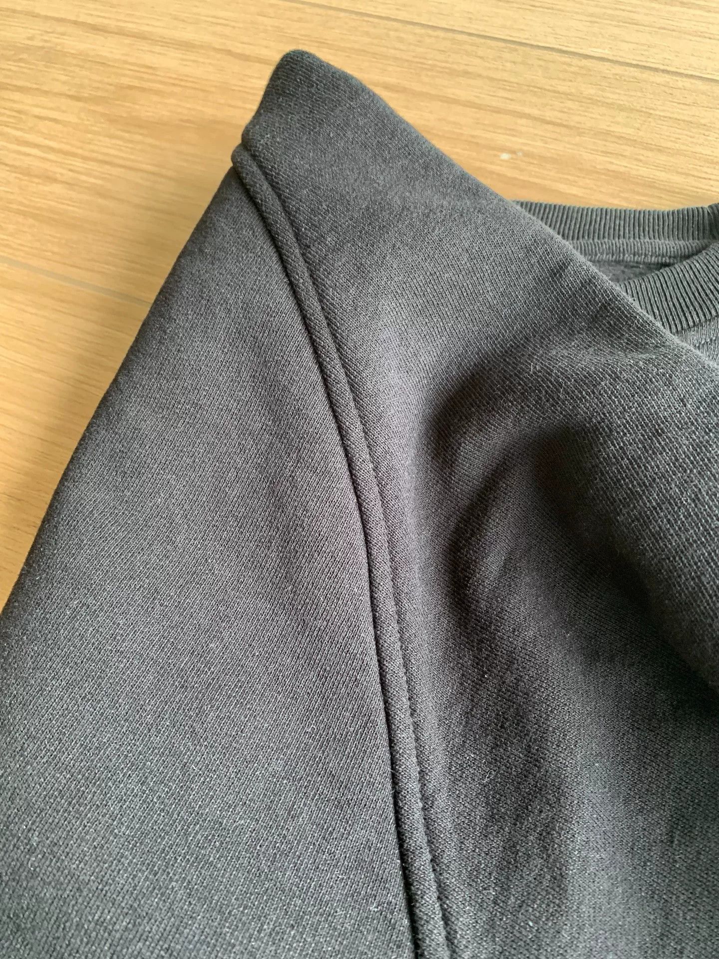 Comoli black crew neck sweatshirt with fleece lining Size US L / EU 52-54 / 3 - 8 Thumbnail