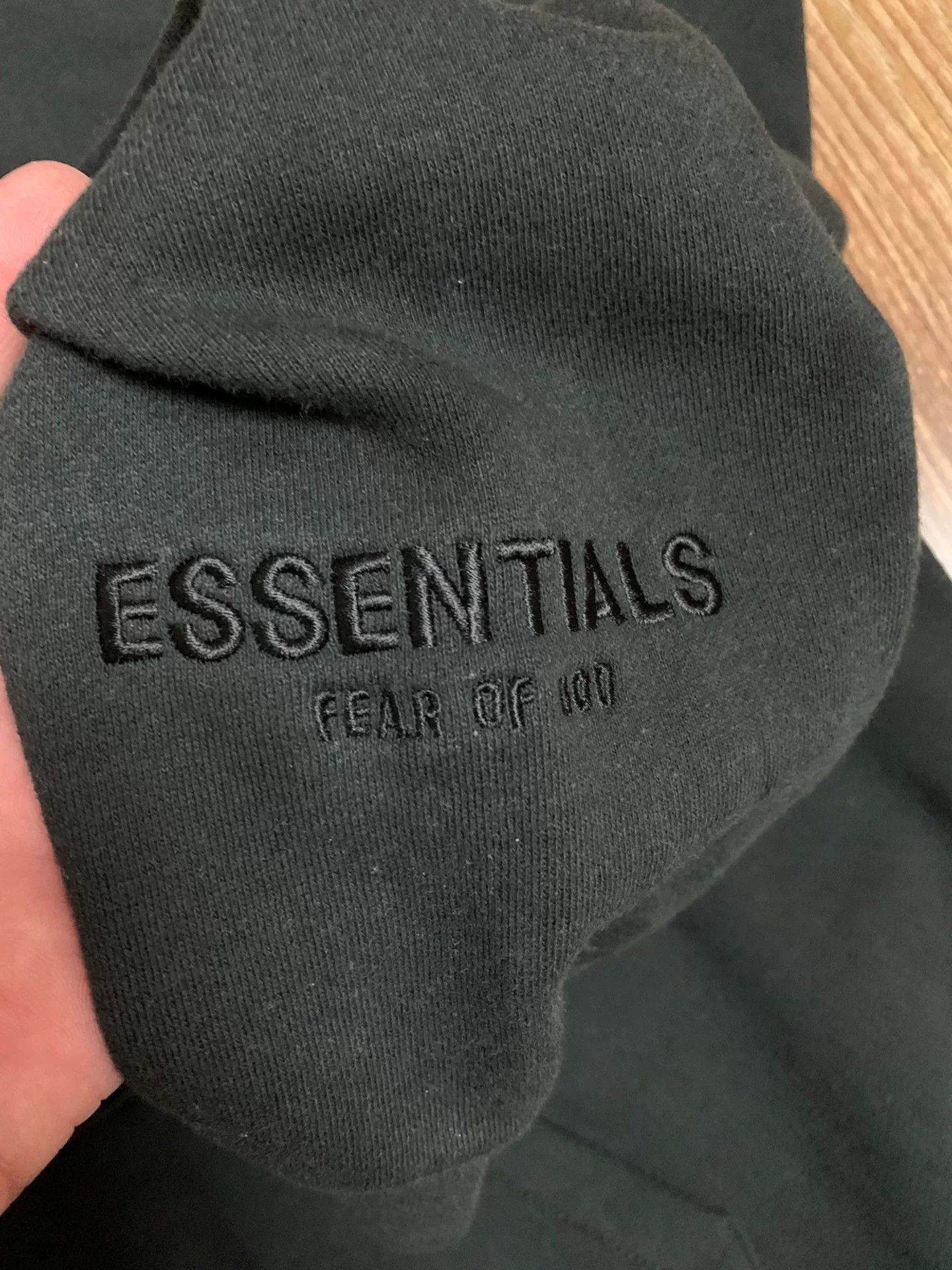 Essentials essentials fear of god black hoodie Size US XL / EU 56 / 4 - 4 Thumbnail