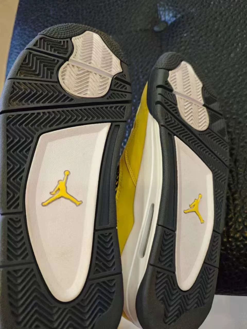 Jordan Brand jordan air jordan 4 retro tour yellow sneakers Size US 10 / EU 43 - 6 Thumbnail