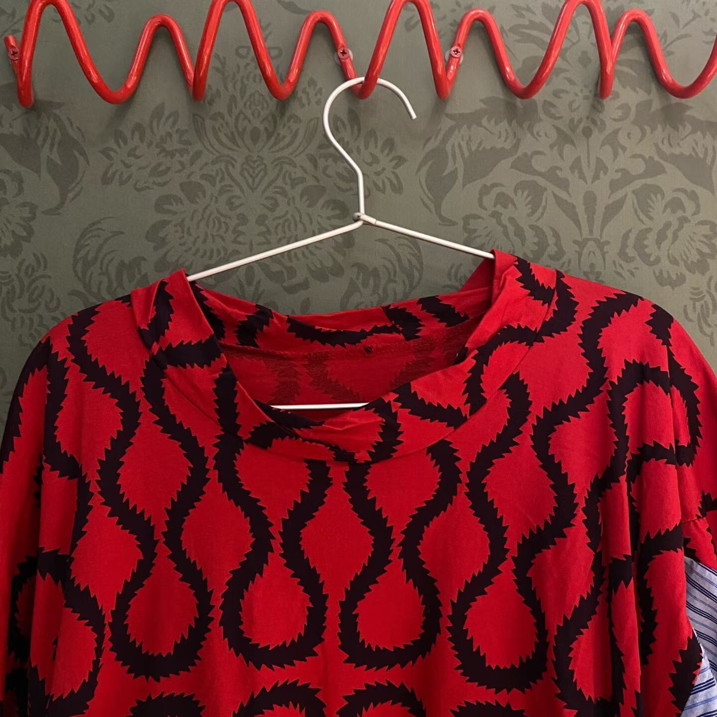 Vivienne Westwood vivienne westwood irregular red long sleeve t-shirt Size US L / EU 52-54 / 3 - 3 Thumbnail