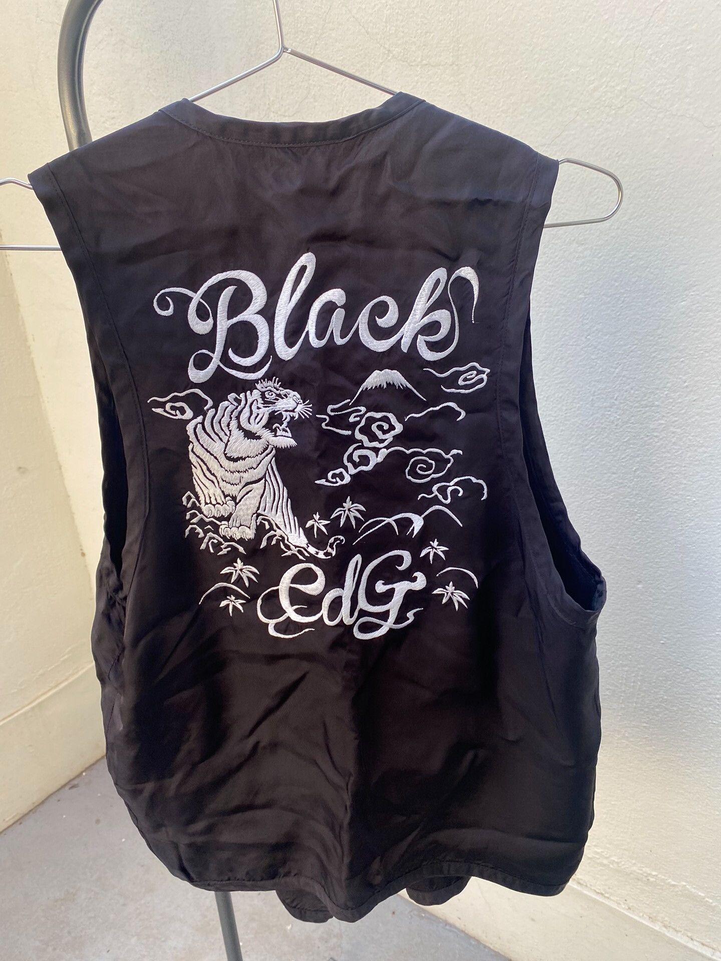 Comme des Garcons black satin embroidered vest by commedesgarcons Size US S / EU 44-46 / 1 - 4 Thumbnail