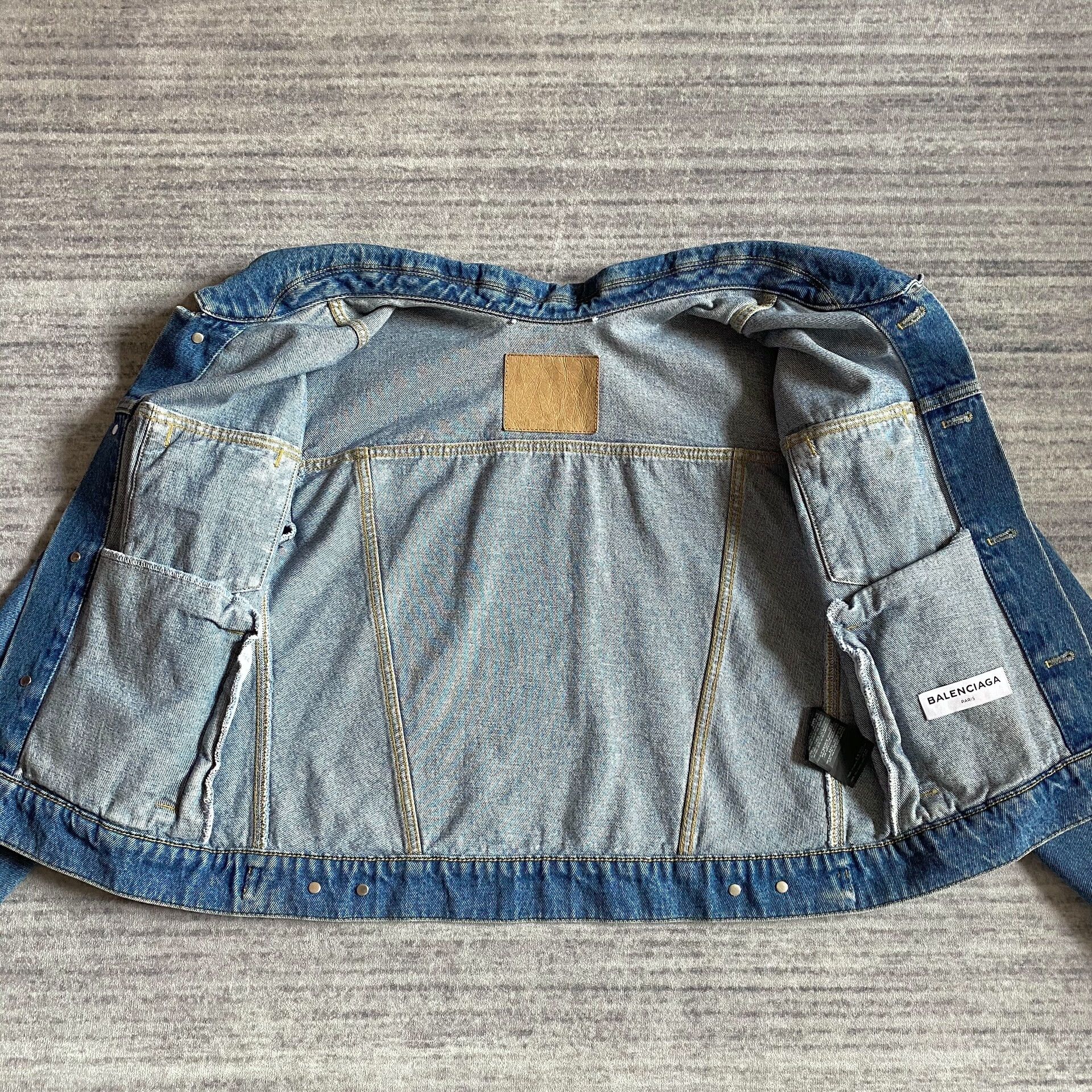 Balenciaga Balenciaga Distressed Denim Jacket for Unisex Size US S / EU 44-46 / 1 - 3 Thumbnail