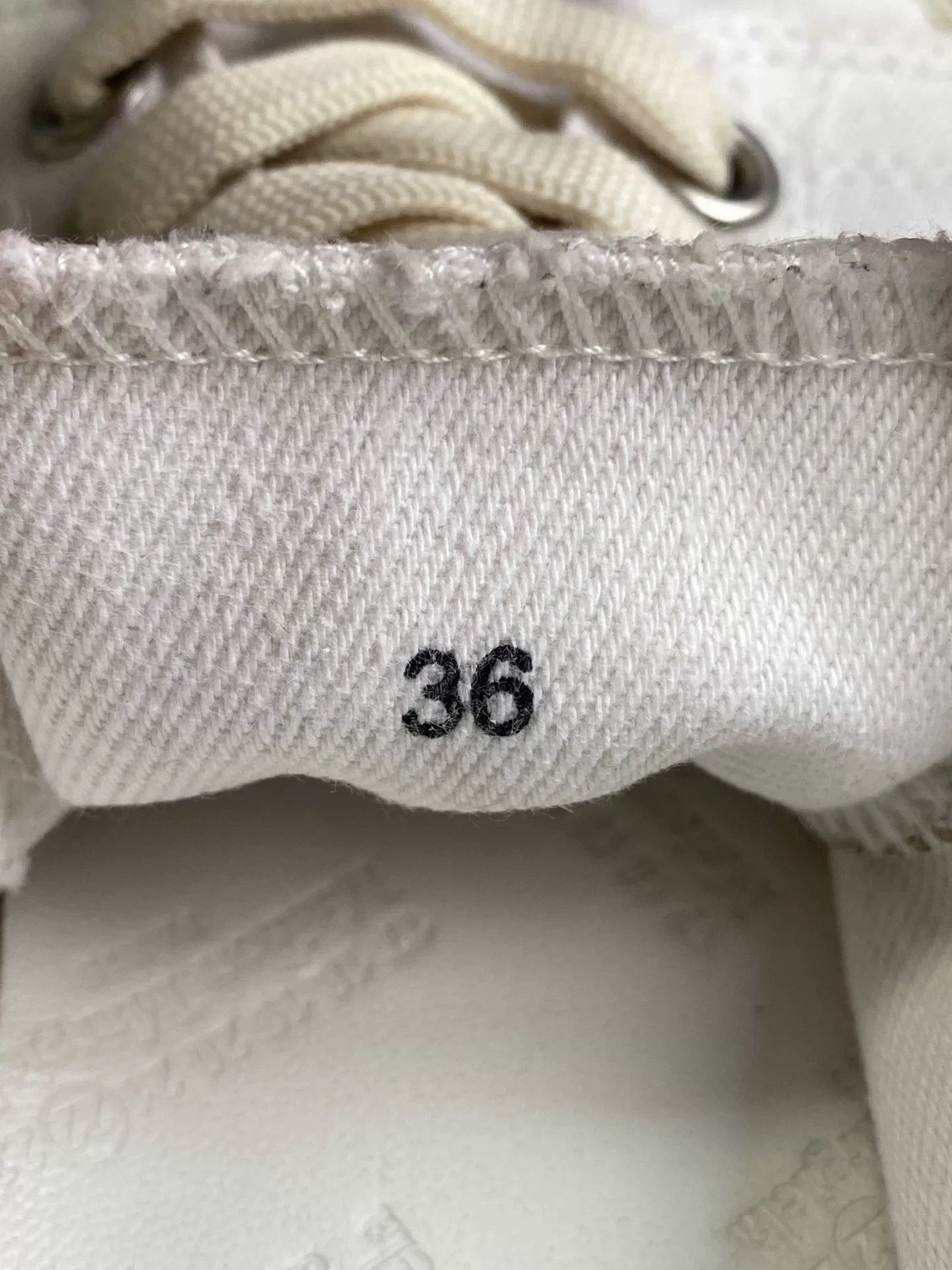 Maison Margiela margiela white tabi canvas flat shoes Size US 6 / IT 36 - 8 Thumbnail