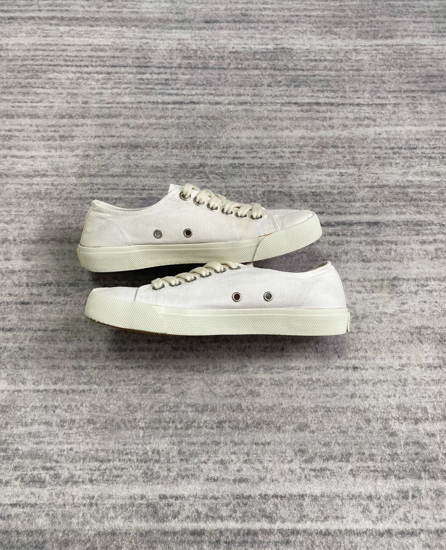 Maison Margiela margiela white tabi canvas flat shoes Size US 6 / IT 36 - 4 Thumbnail