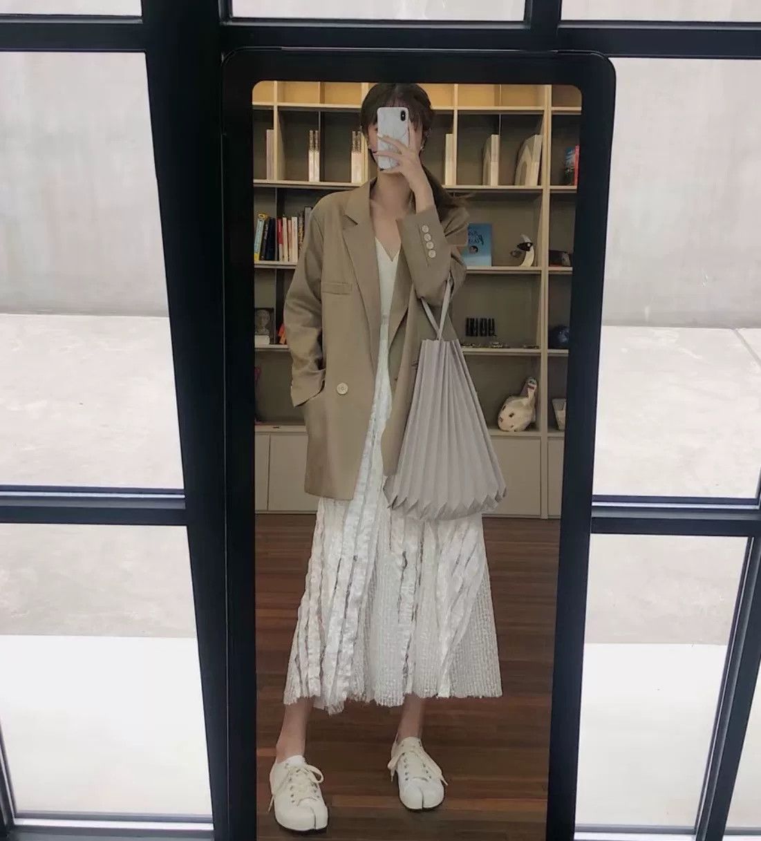 Maison Margiela margiela white tabi canvas flat shoes Size US 6 / IT 36 - 9 Thumbnail