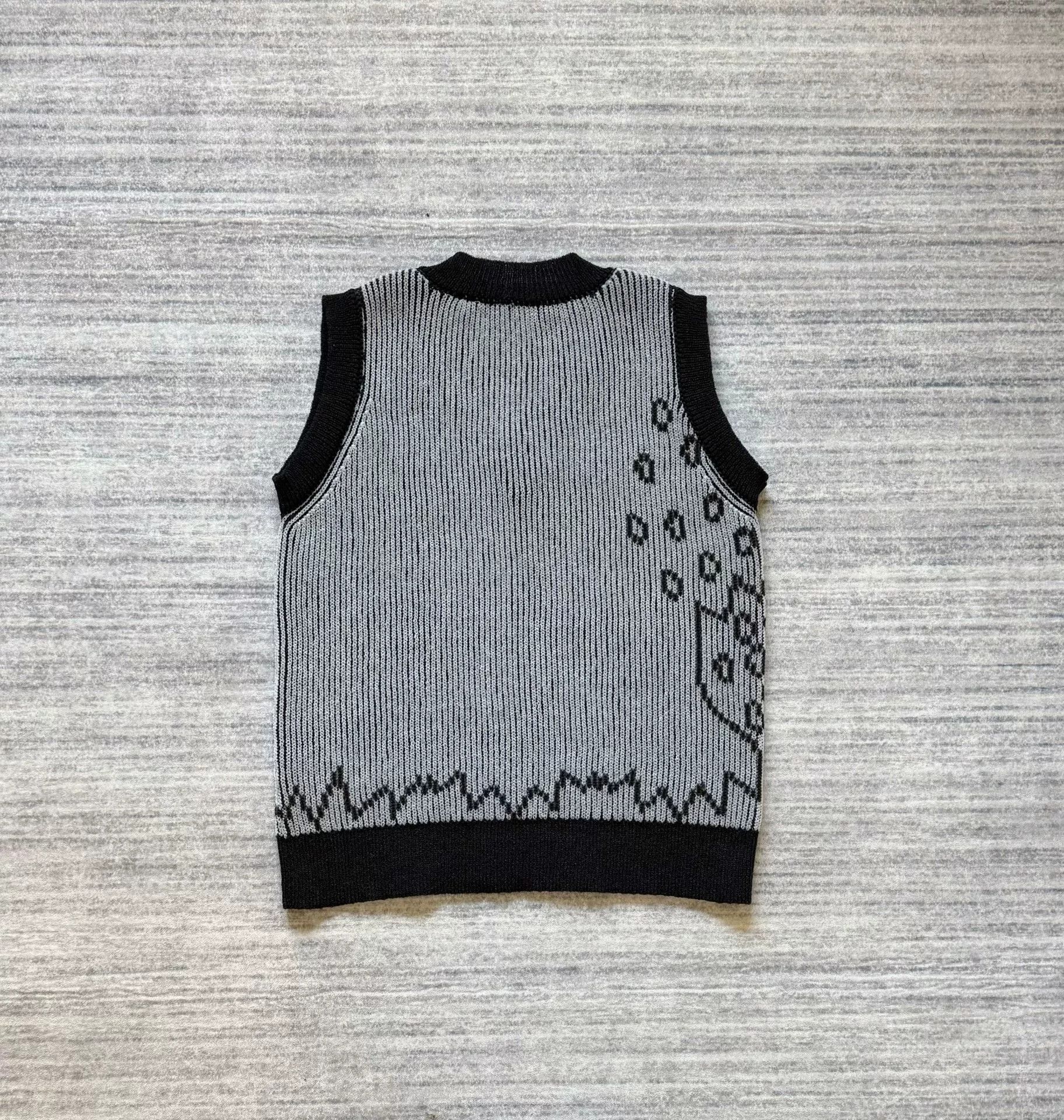 Namacheko Namacheko Embroidered Floral Vest in Black and White Size XS / US 0-2 / IT 36-38 - 2 Thumbnail