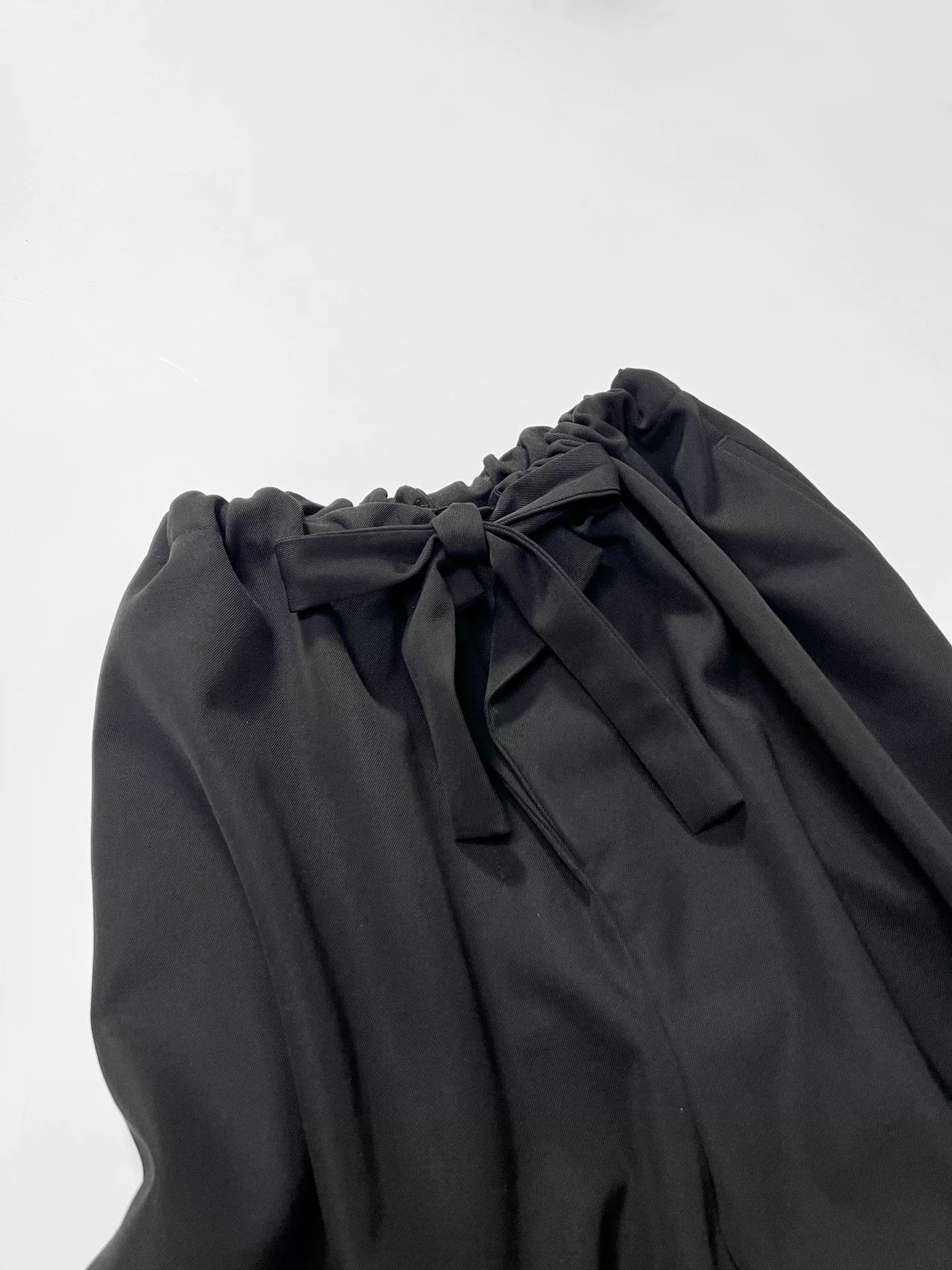 Yohji Yamamoto Yohji Yamamoto Black Tie Waist Shorts Size 23" - 2 Thumbnail