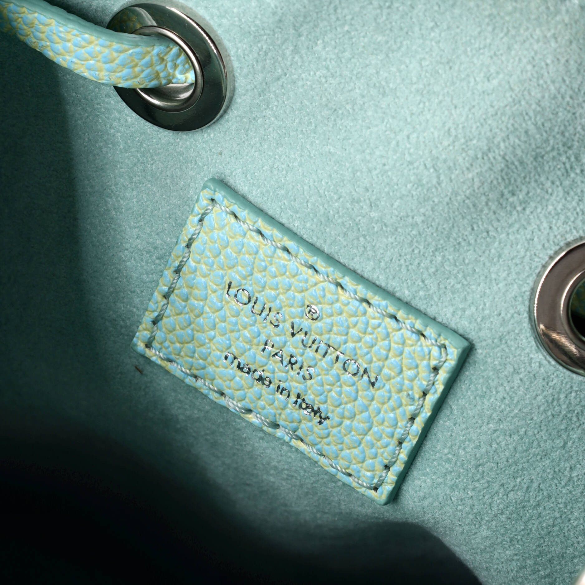 Louis Vuitton NeoNoe Handbag Stardust Monogram Empreinte Lea Size ONE SIZE - 6 Thumbnail