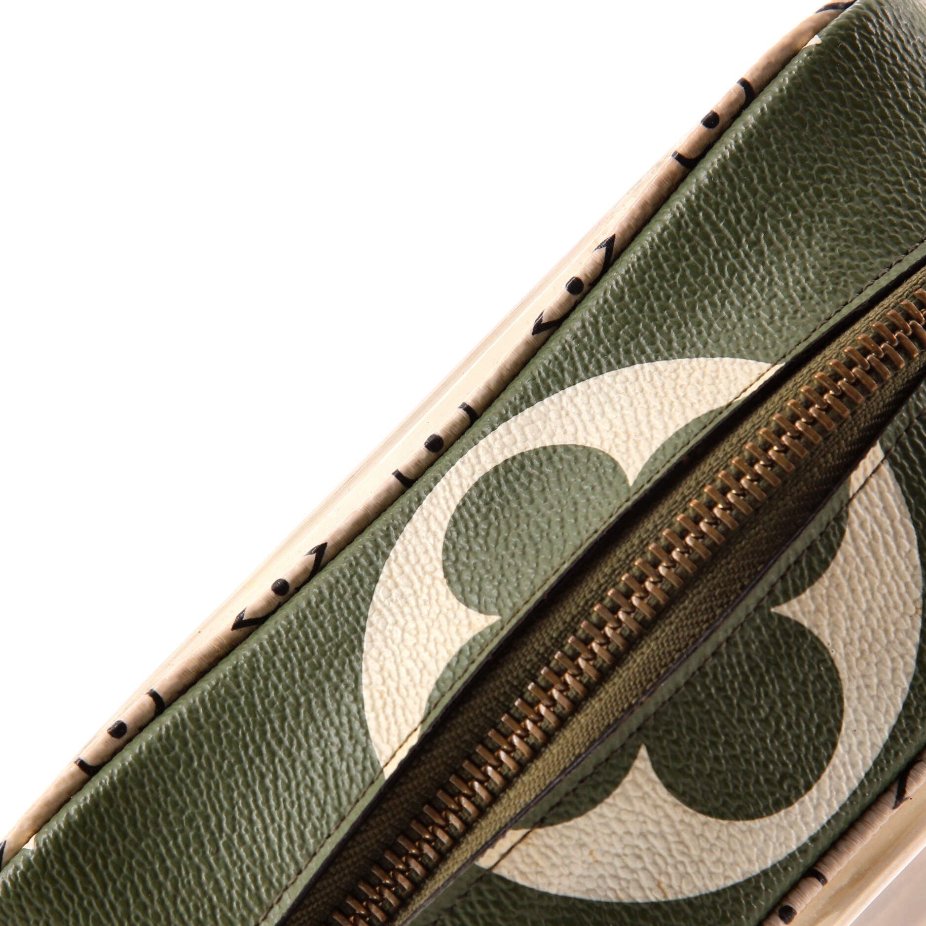 Louis Vuitton Beach Pouch Limited Edition Colored Monogram G Size ONE SIZE - 6 Thumbnail