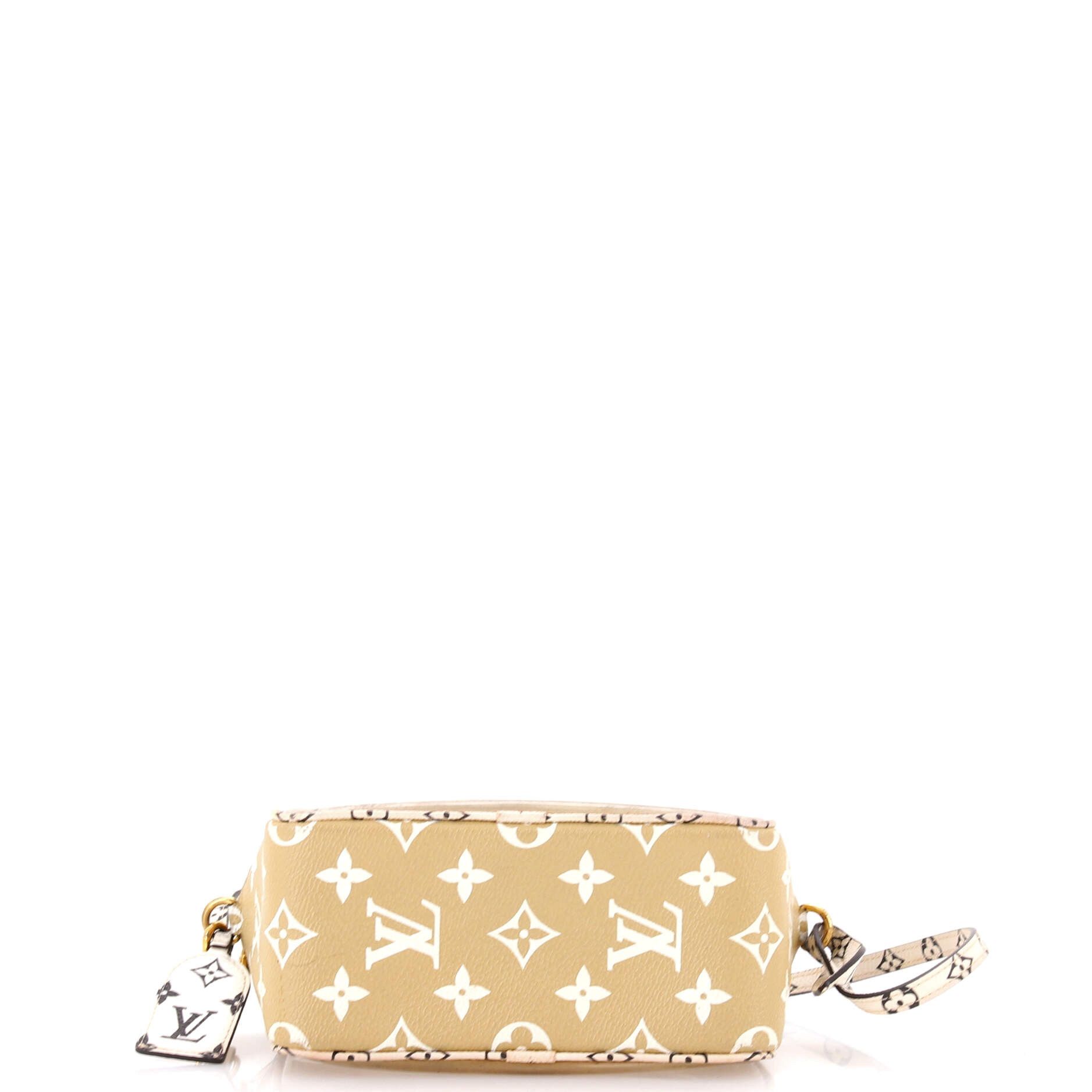 Louis Vuitton Beach Pouch Limited Edition Colored Monogram G Size ONE SIZE - 3 Thumbnail