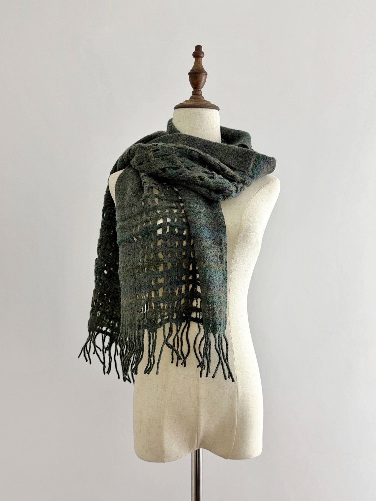 Romeo Gigli dark green wool woven scarf Size ONE SIZE - 8 Thumbnail