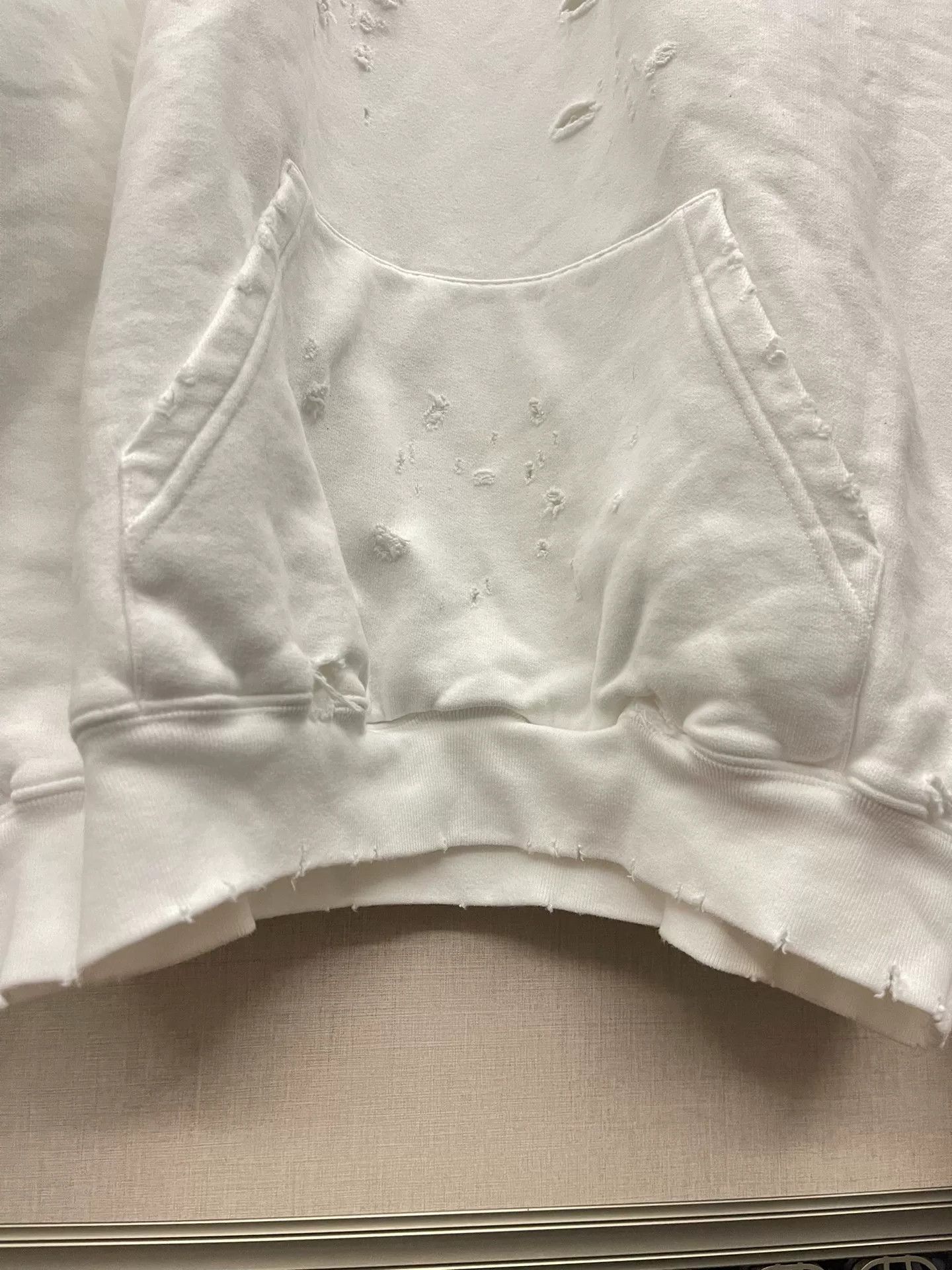 Balenciaga balenciaga destroyed white hoodie with logo Size US XS / EU 42 / 0 - 4 Thumbnail