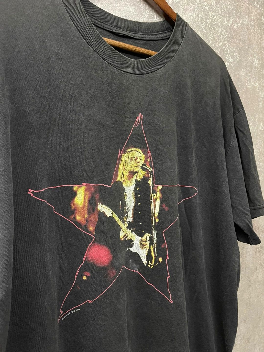 Nirvana kurt cobain nirvana vintage short sleeve t-shirt Size US M / EU 48-50 / 2 - 3 Thumbnail
