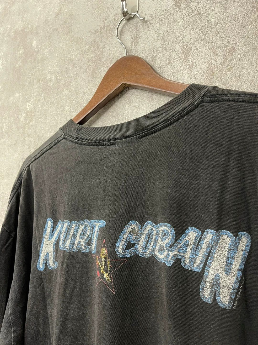Nirvana kurt cobain nirvana vintage short sleeve t-shirt Size US M / EU 48-50 / 2 - 4 Thumbnail