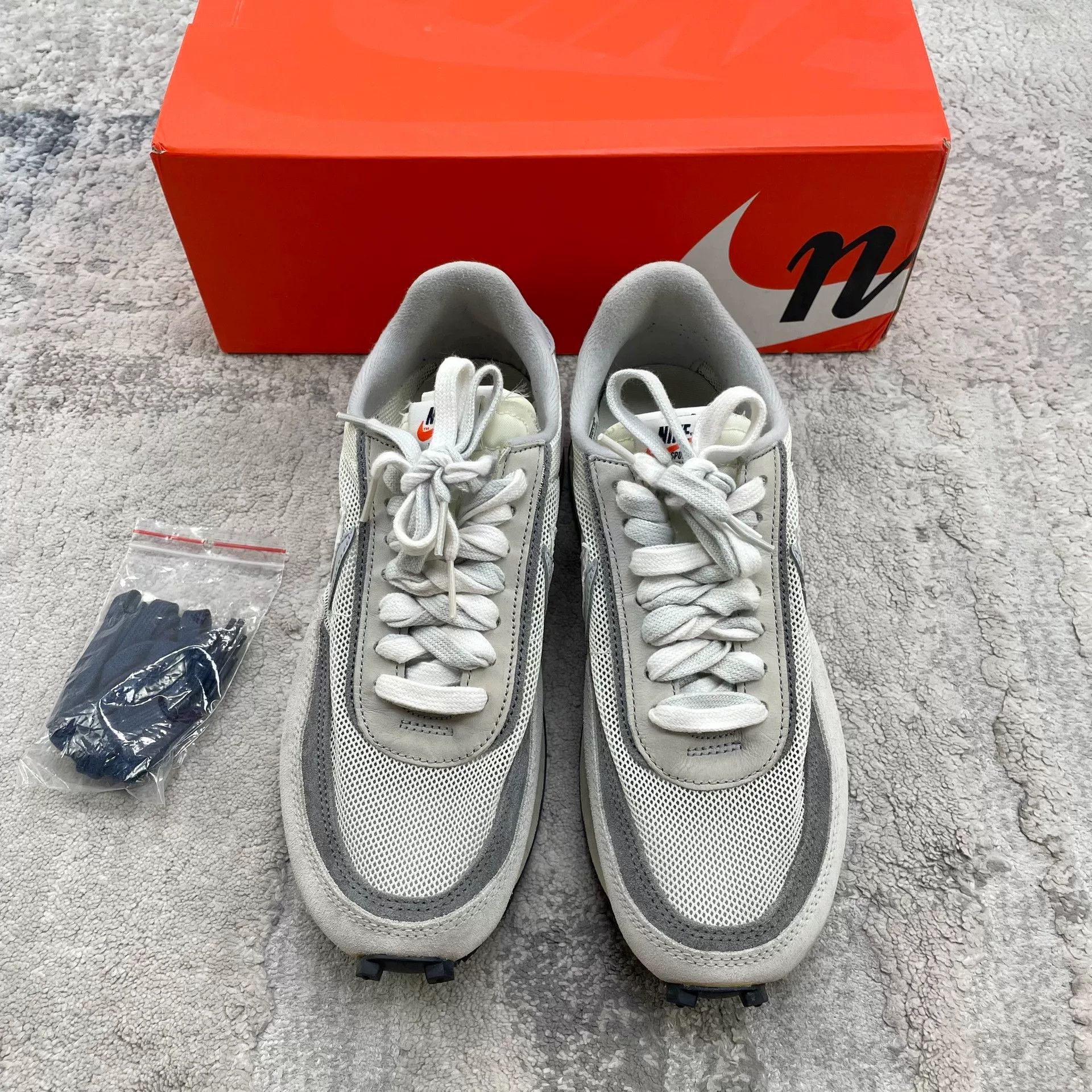 Sacai sacai x nike gray white sneakers Size US 9 / EU 42 - 2 Thumbnail