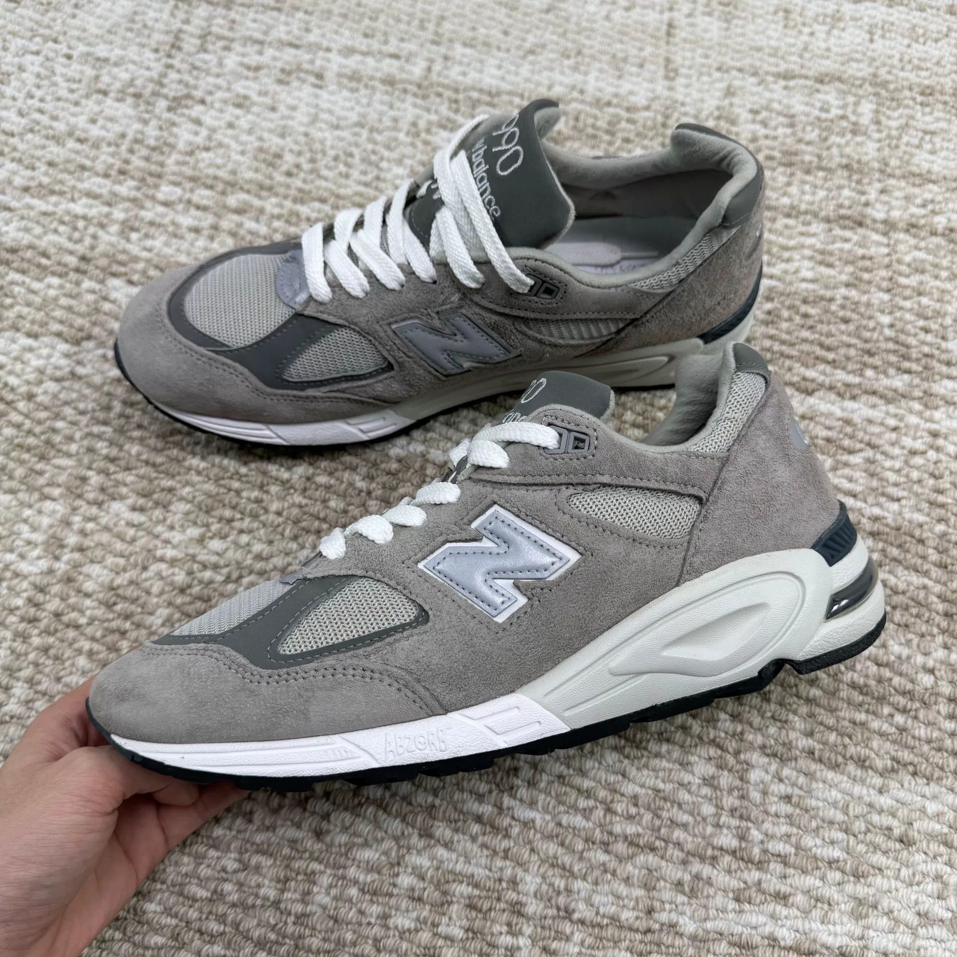New Balance new balance 990v2 sneaker in gray Size US 10 / EU 43 - 2 Thumbnail