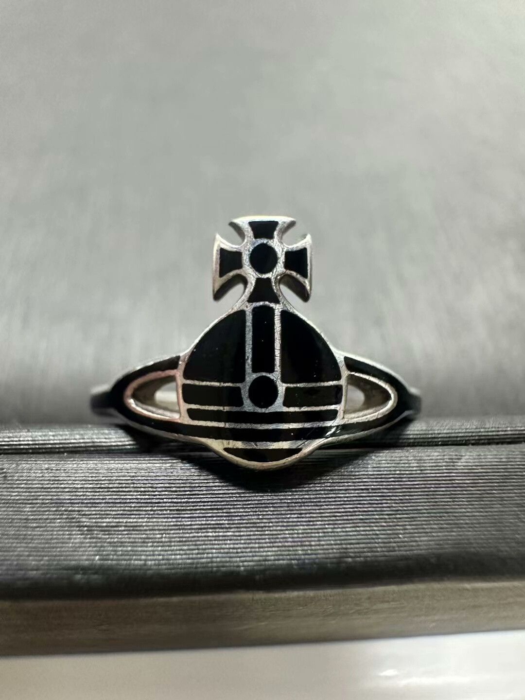 Vivienne Westwood vivienne westwood saturn ring in black silver Size ONE SIZE - 2 Thumbnail