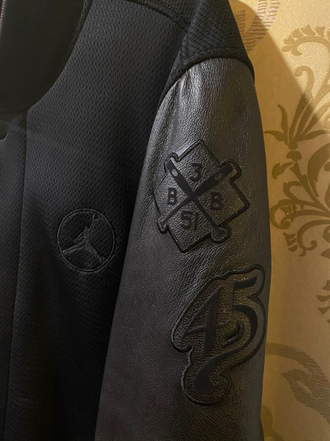 Jordan Brand nike air jordan anniversary black baseball jacket Size US XL / EU 56 / 4 - 2 Thumbnail