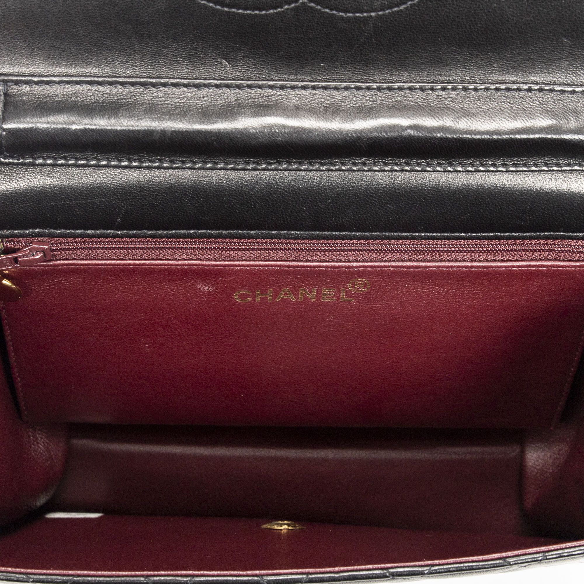 Chanel Vintage Push Lock Straight Flap Size ONE SIZE - 9 Thumbnail