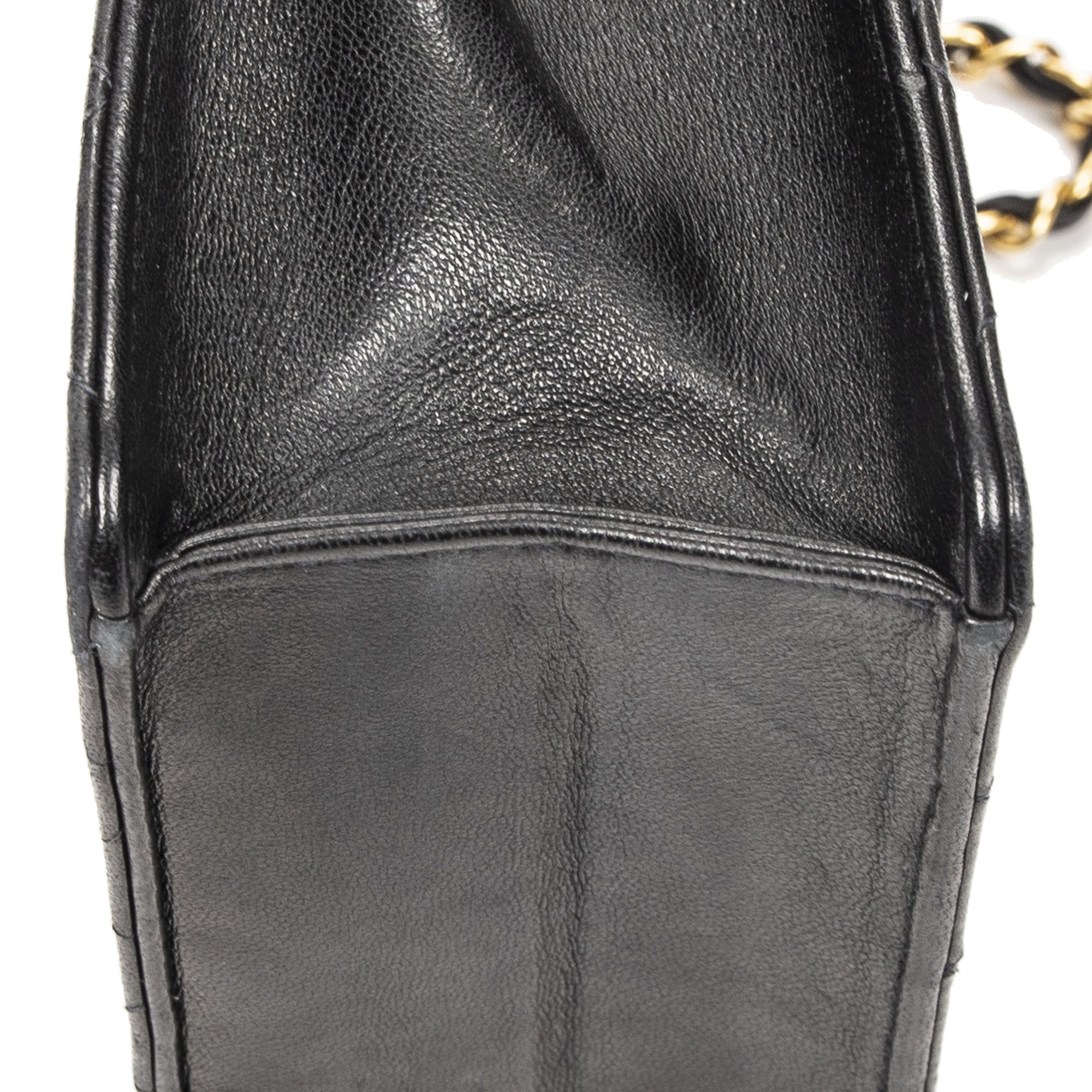 Chanel Vintage Push Lock Straight Flap Size ONE SIZE - 7 Thumbnail
