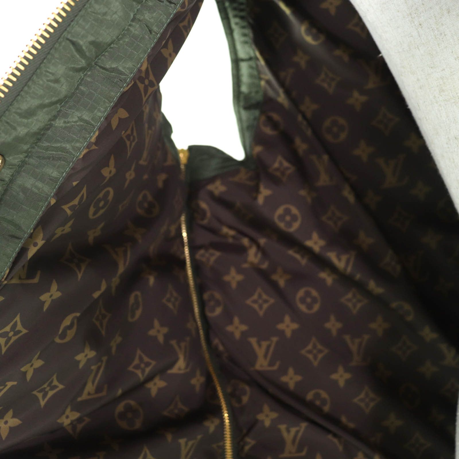 Louis Vuitton Louis Vuitton Louis Vuitton Down Nylon Vest Plastic / Synthetic Outerwear DUTY FREE for USA Size ONE SIZE - 5 Thumbnail
