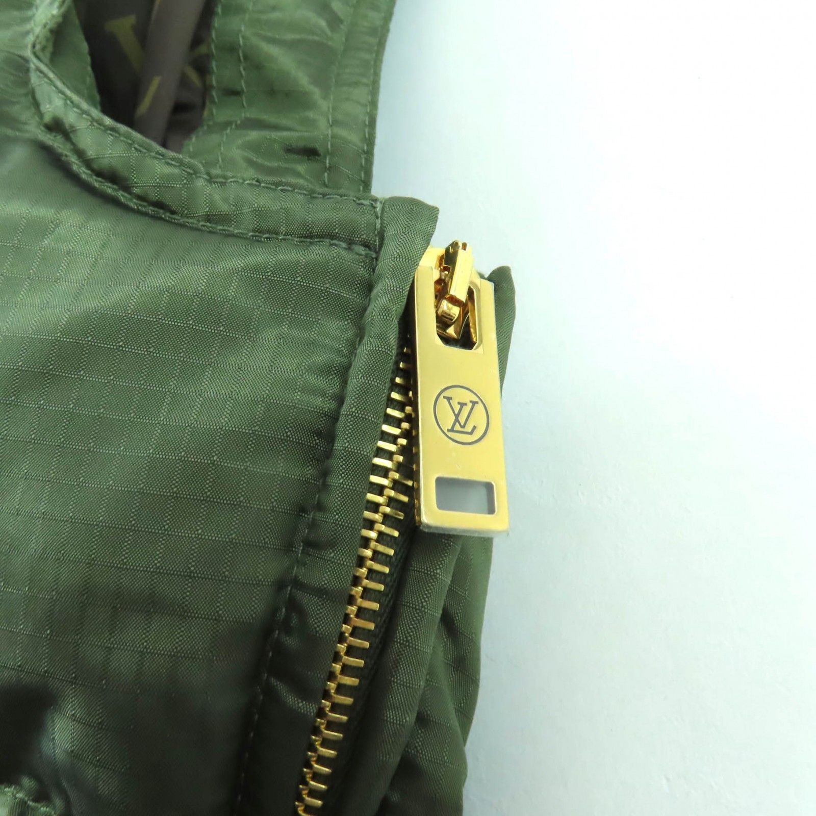 Louis Vuitton Louis Vuitton Louis Vuitton Down Nylon Vest Plastic / Synthetic Outerwear DUTY FREE for USA Size ONE SIZE - 9 Thumbnail