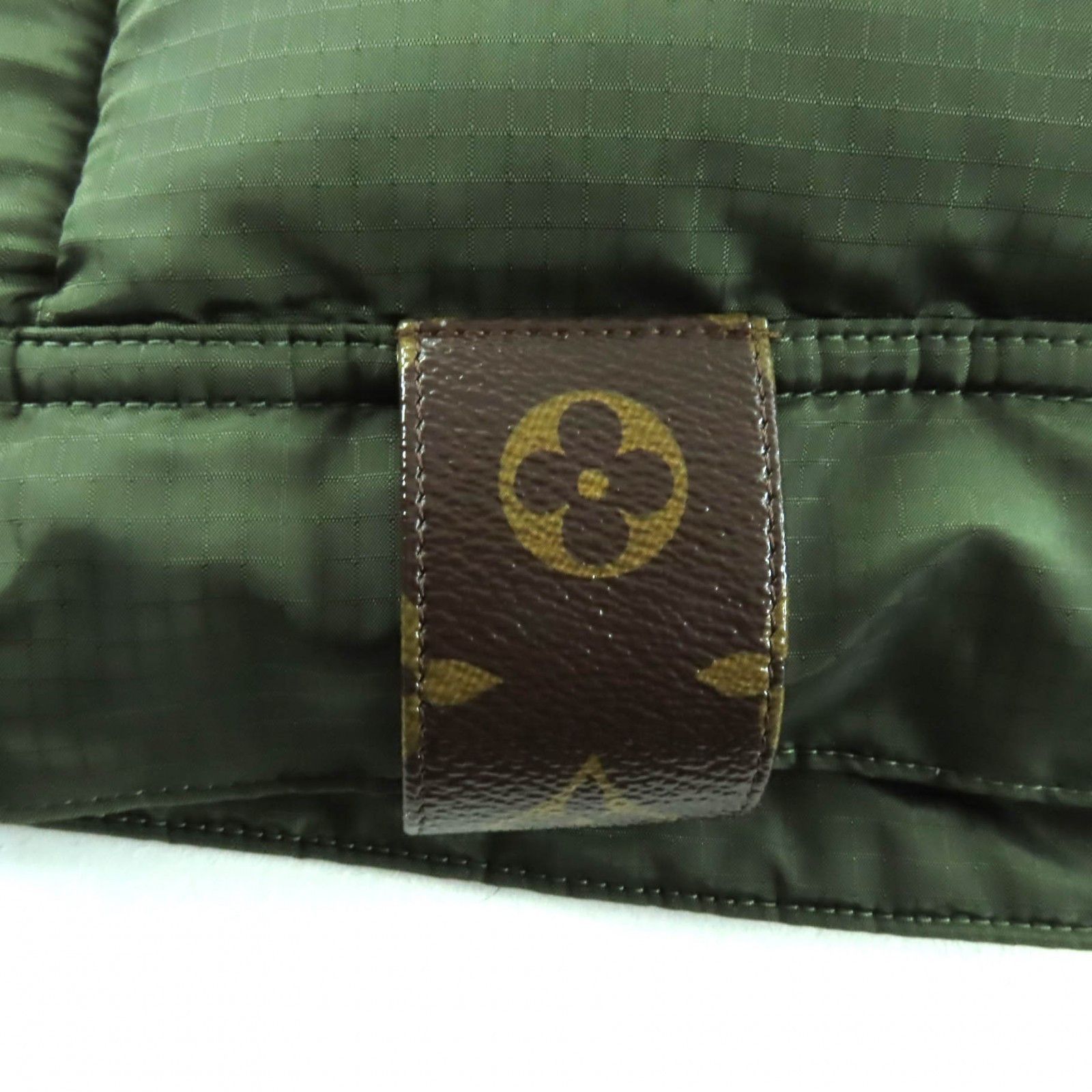 Louis Vuitton Louis Vuitton Louis Vuitton Down Nylon Vest Plastic / Synthetic Outerwear DUTY FREE for USA Size ONE SIZE - 7 Thumbnail