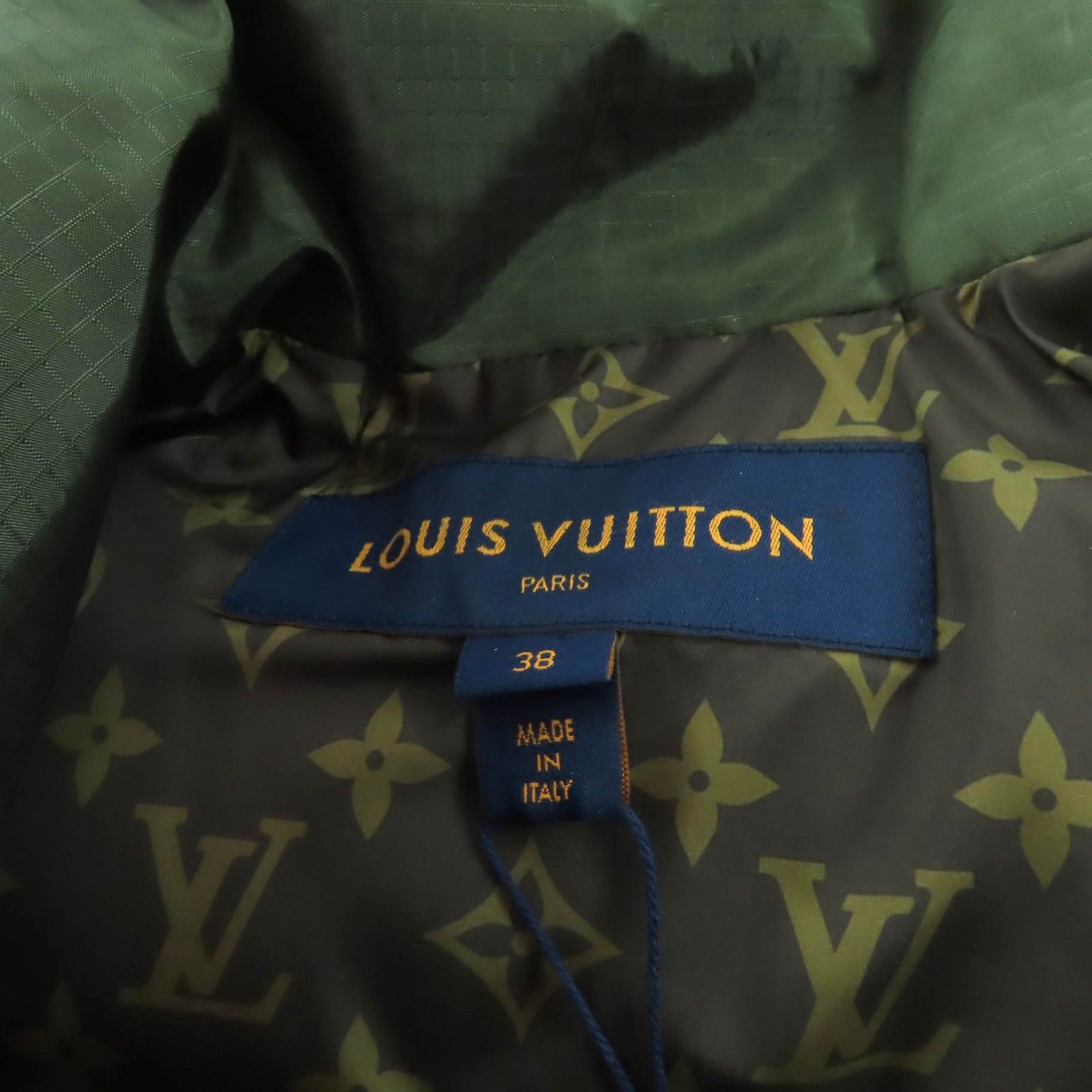 Louis Vuitton Louis Vuitton Louis Vuitton Down Nylon Vest Plastic / Synthetic Outerwear DUTY FREE for USA Size ONE SIZE - 11 Thumbnail