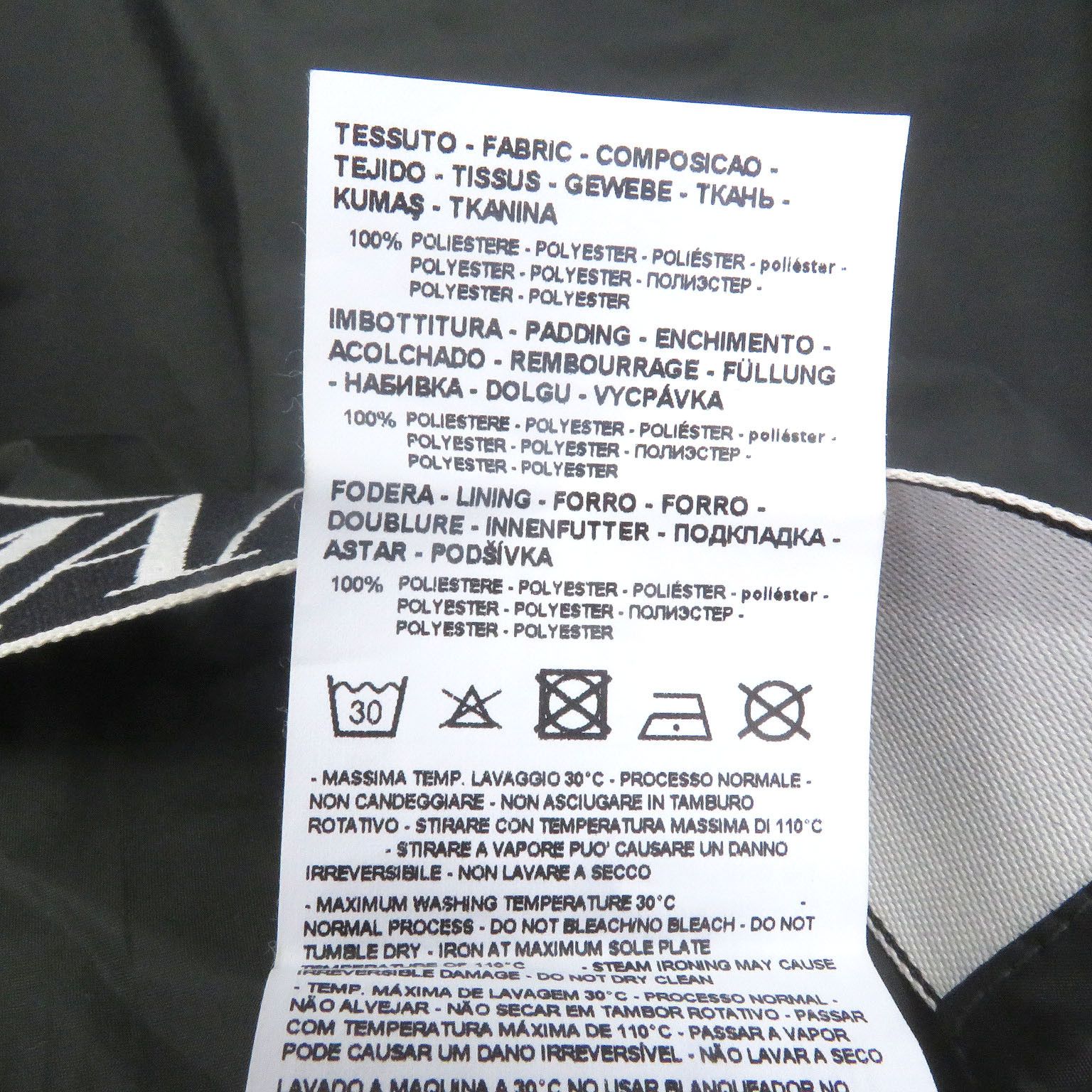 Armani Armani Emporio Armani Blouson Polyester Blouson Plastic / Synthetic Outerwear DUTY FREE for USA Size ONE SIZE - 11 Thumbnail