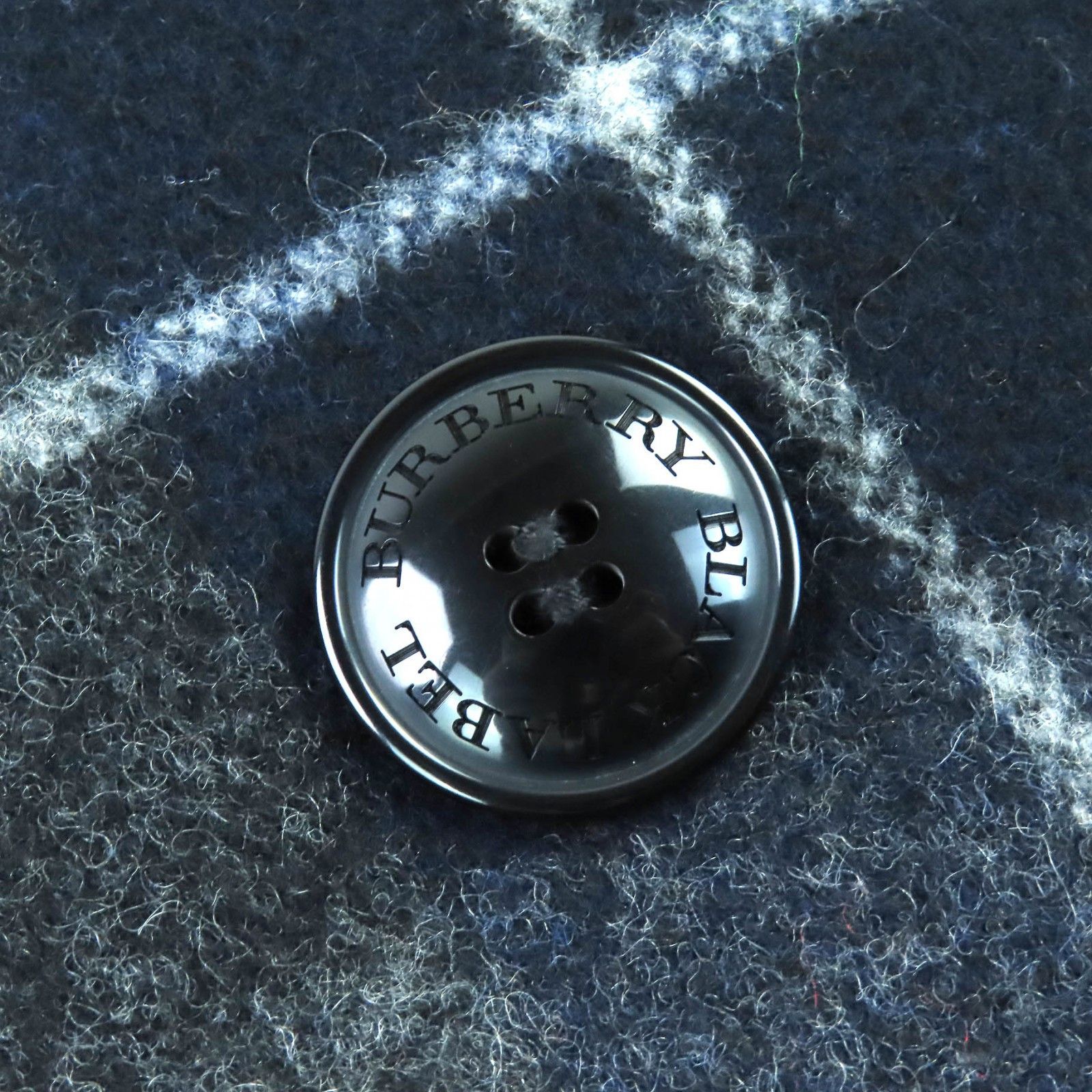 Burberry Burberry Burberry Black Label Check Pattern Logo Button Wool Coat Textile Outerwear DUTY FREE for USA Size ONE SIZE - 5 Thumbnail
