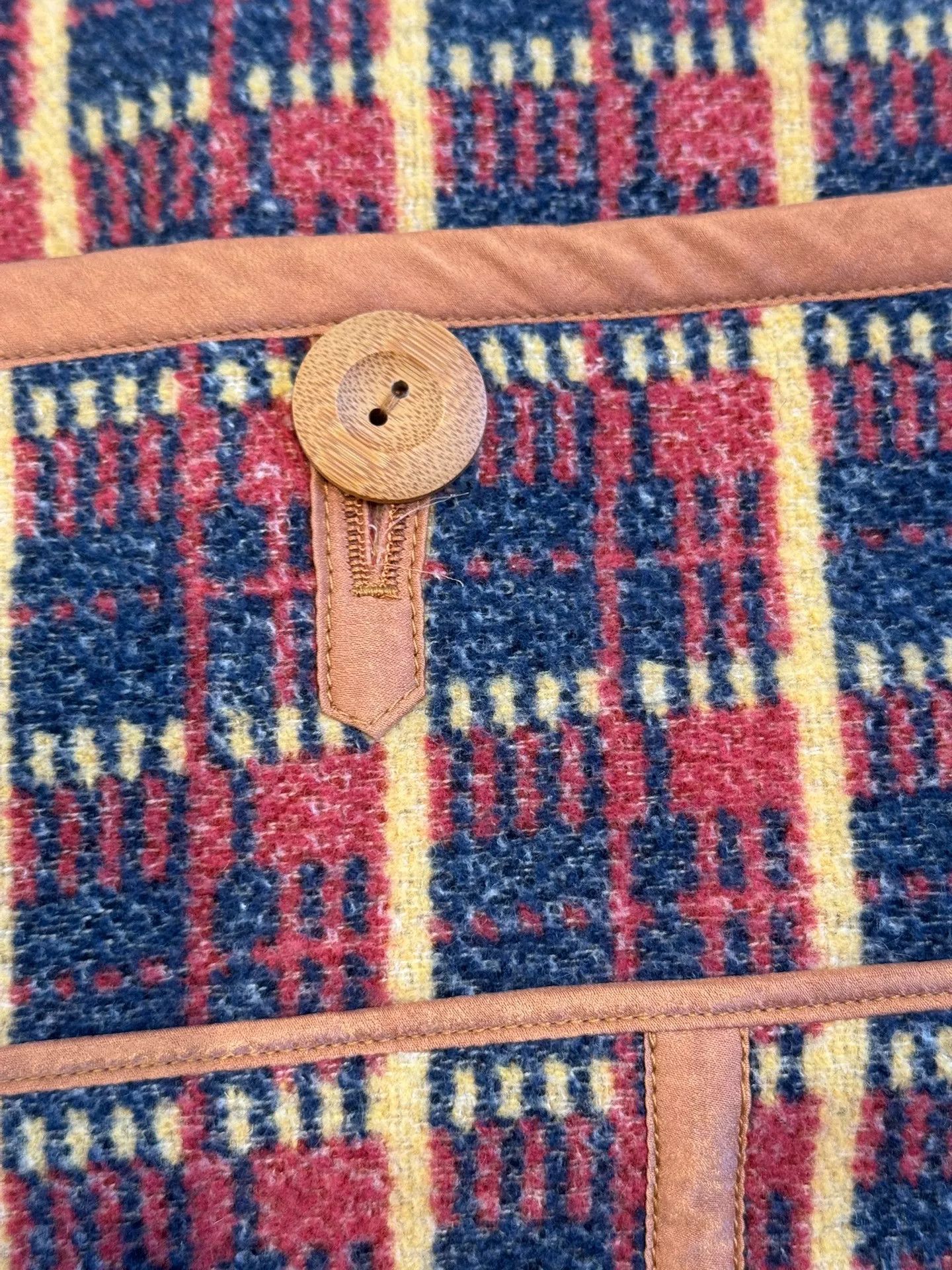 Visvim visvim four corners coat with carpet fabric Size US L / EU 52-54 / 3 - 4 Thumbnail