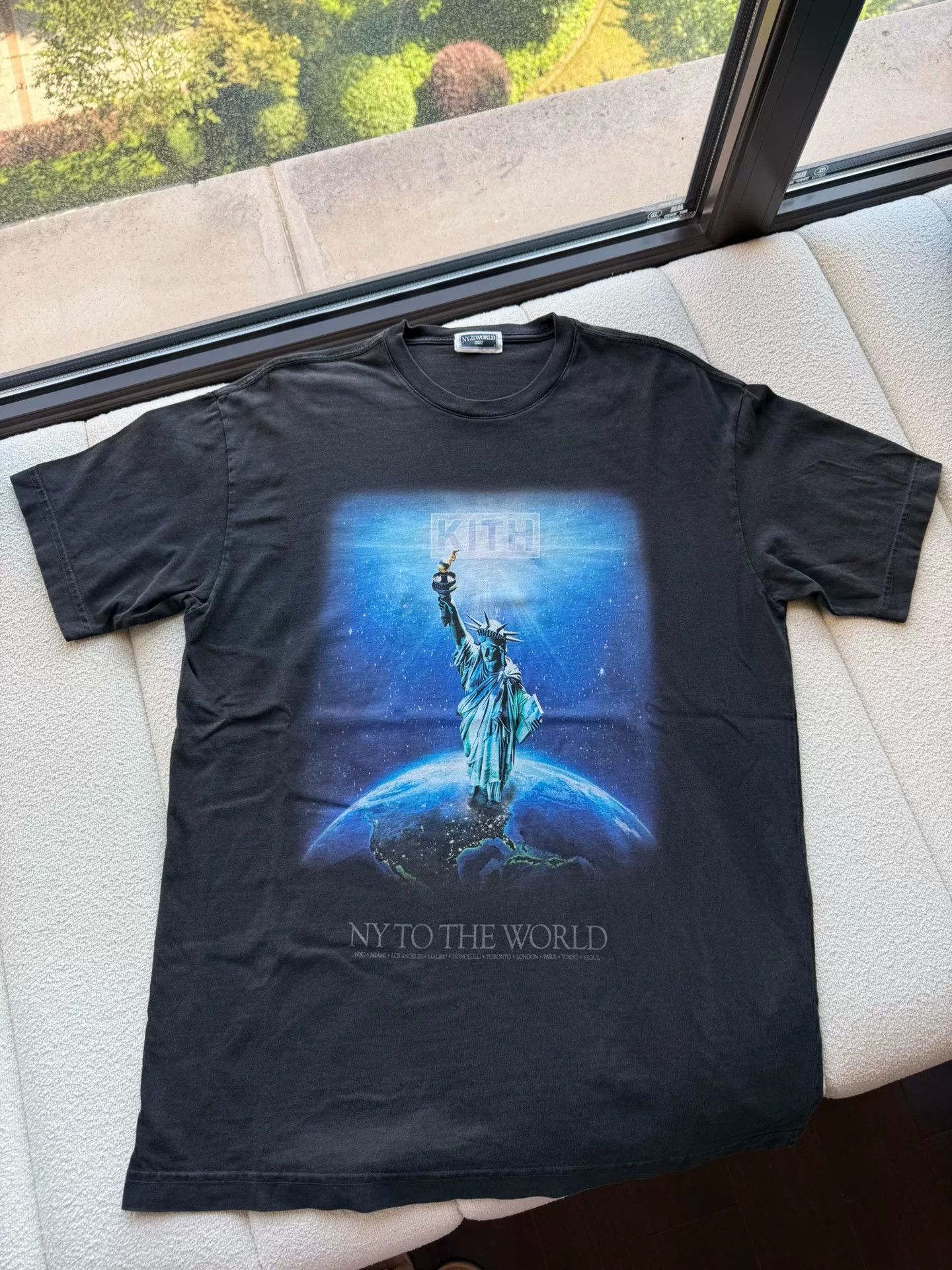 Kith kith ny to the world short sleeve t-shirt Size US S / EU 44-46 / 1 - 2 Thumbnail