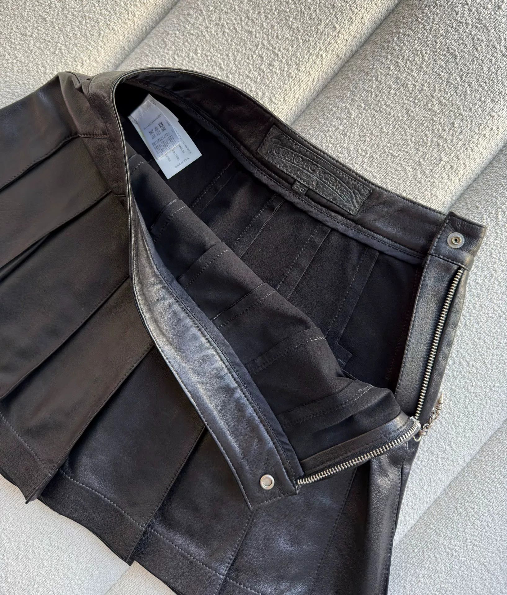 Chrome Hearts chrome hearts black pleated leather skirt Size 26" / US 2 / IT 38 - 5 Thumbnail