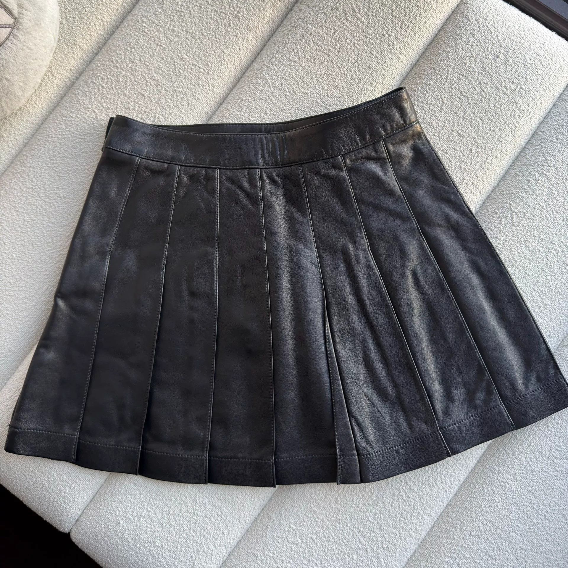 Chrome Hearts chrome hearts black pleated leather skirt Size 26" / US 2 / IT 38 - 7 Thumbnail