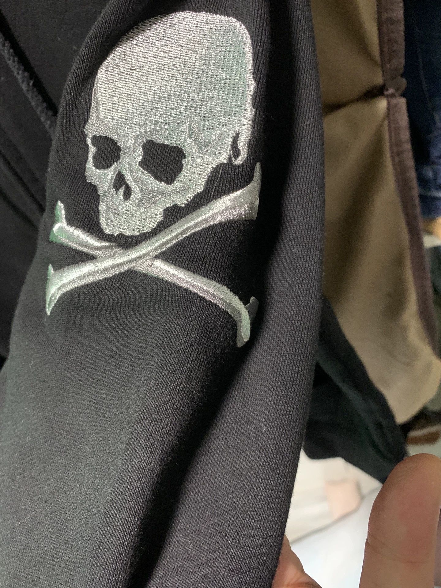 Mastermind Japan mastermind japan skull embroidery hoodie size M Size US M / EU 48-50 / 2 - 4 Thumbnail