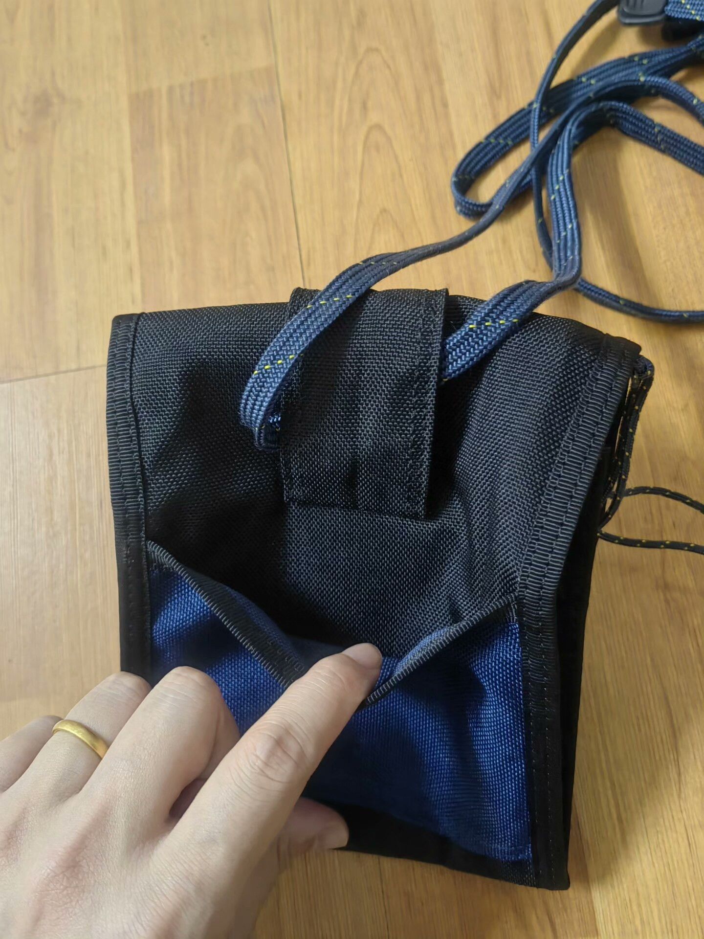 Porter multifunctional outdoor wallet with strap Size ONE SIZE - 6 Thumbnail