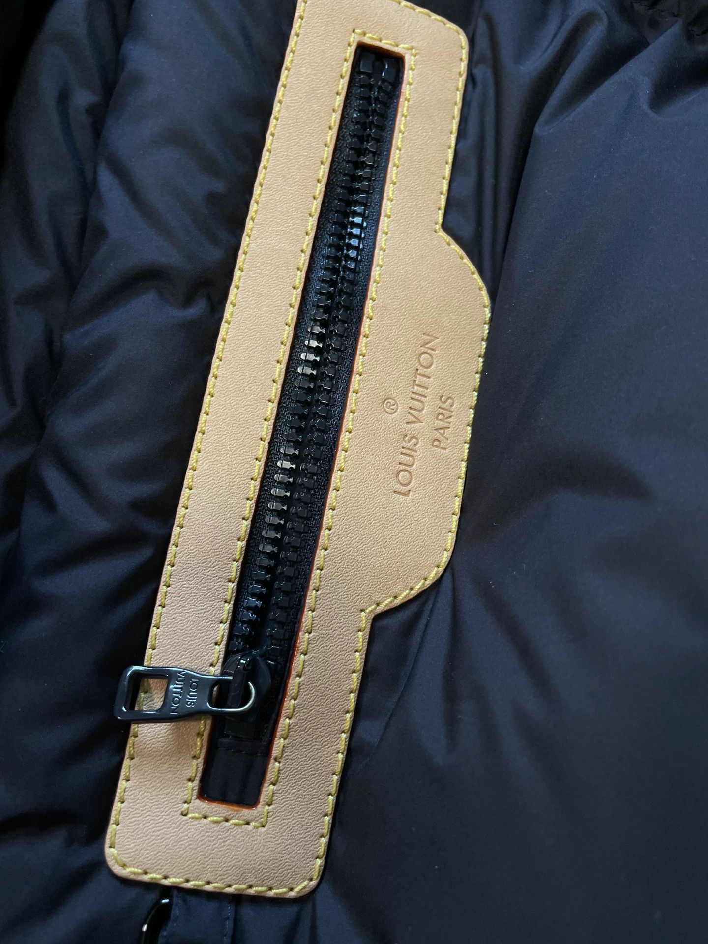 Louis Vuitton louis vuitton puffer jacket deep blue Size US L / EU 52-54 / 3 - 3 Thumbnail