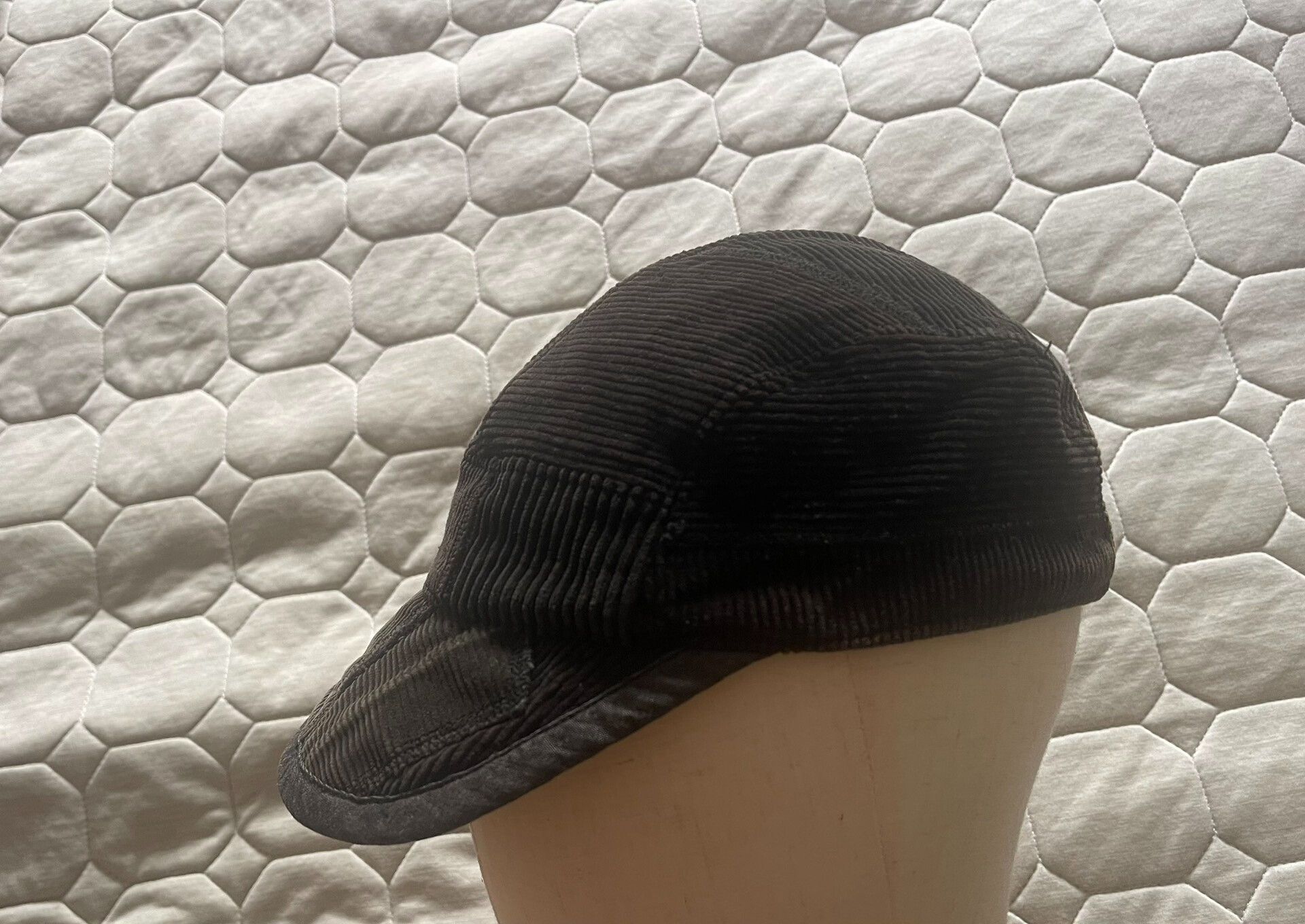 Porter Classic stylish black corduroy cap with unique shape Size ONE SIZE - 6 Thumbnail
