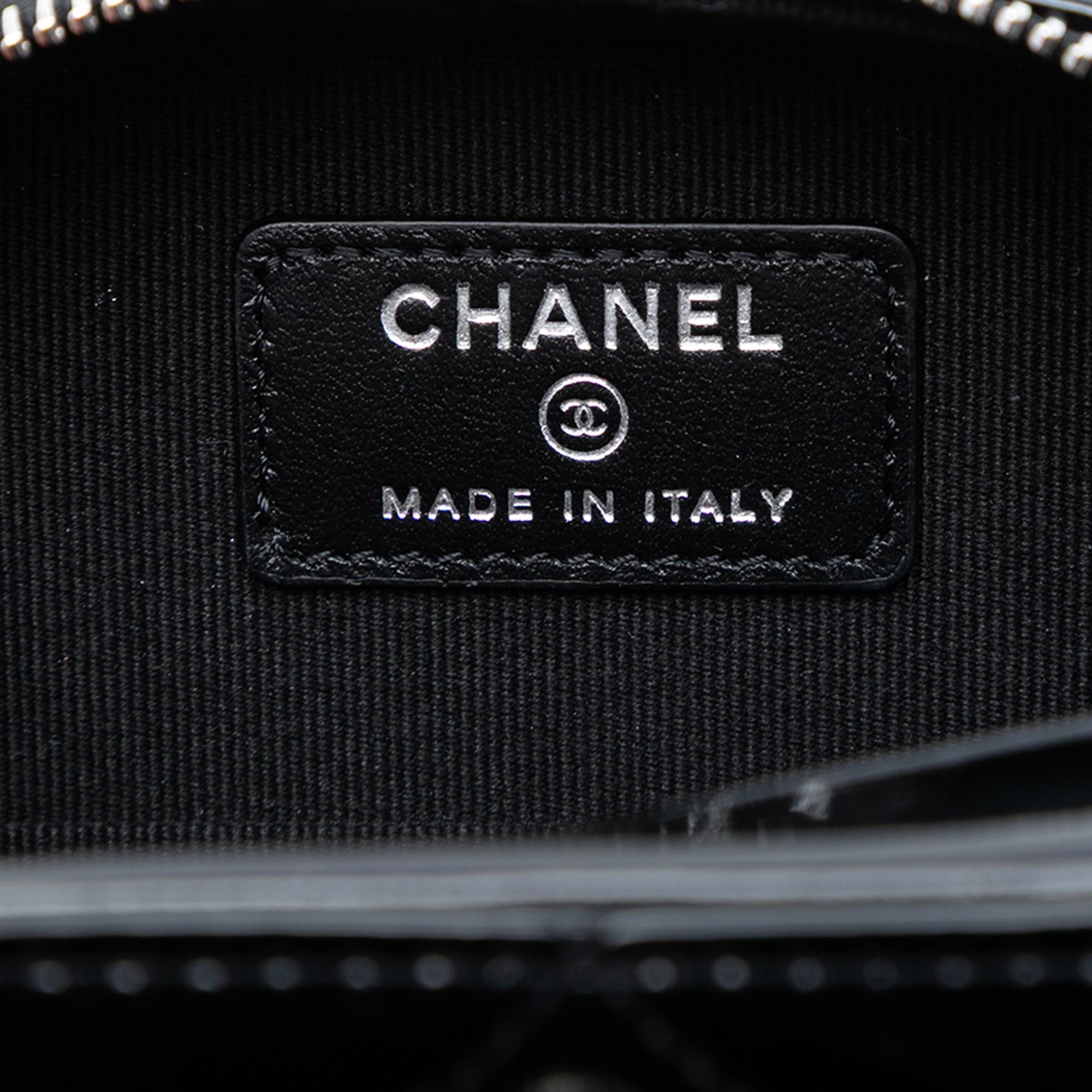 Chanel Chanel CC Quilted Patent Diamond Resin Clutch With Chain Size ONE SIZE - 5 Thumbnail