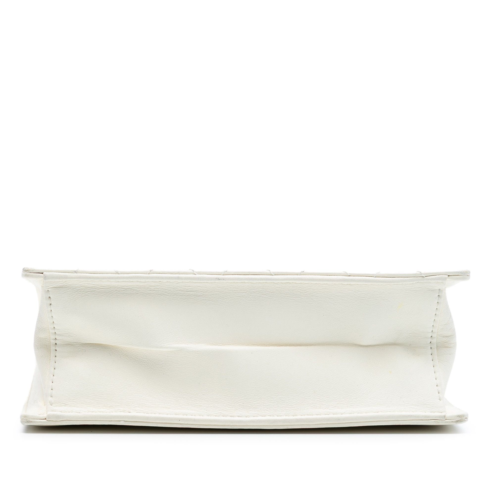 Chanel Chanel Quilted Lambskin Delivery Cutout Handle Bag Size ONE SIZE - 3 Thumbnail