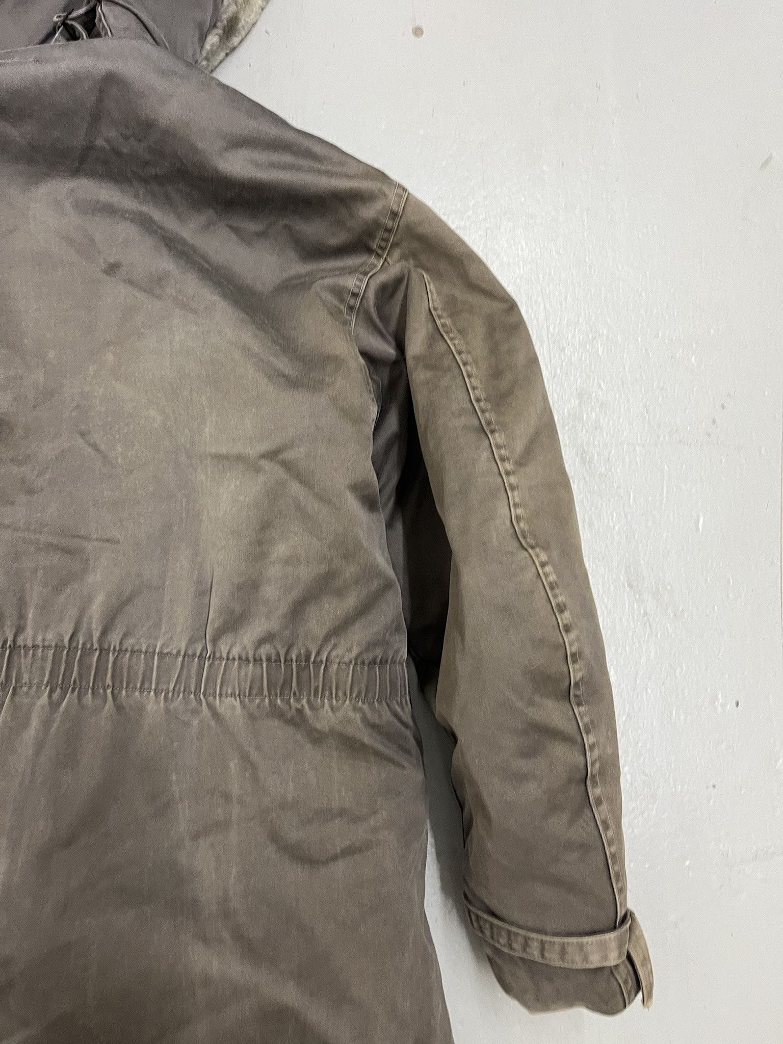 Vintage Vintage 1950s Military B-9 Cold Weather Parka Size L Size US L / EU 52-54 / 3 - 10 Thumbnail