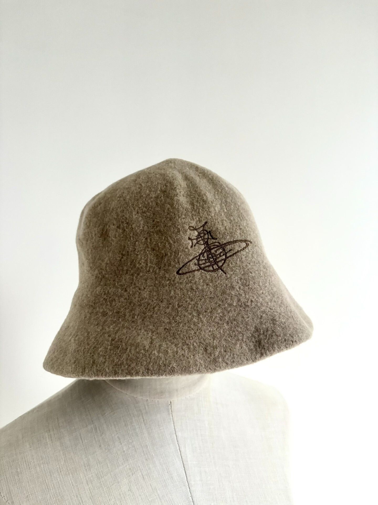 Vivienne Westwood vivienne westwood beige bucket hat Size ONE SIZE - 4 Thumbnail
