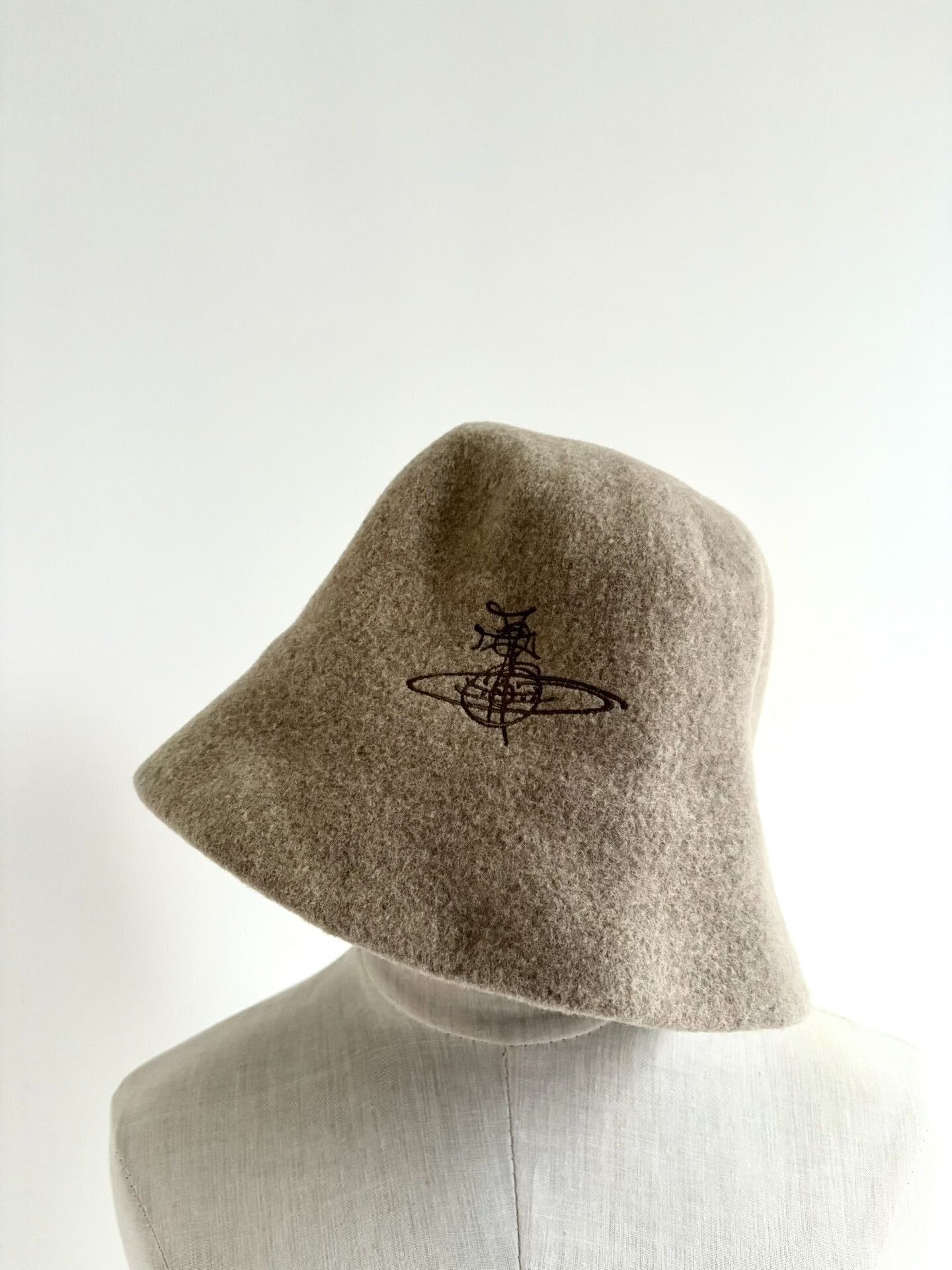 Vivienne Westwood vivienne westwood beige bucket hat Size ONE SIZE - 3 Thumbnail