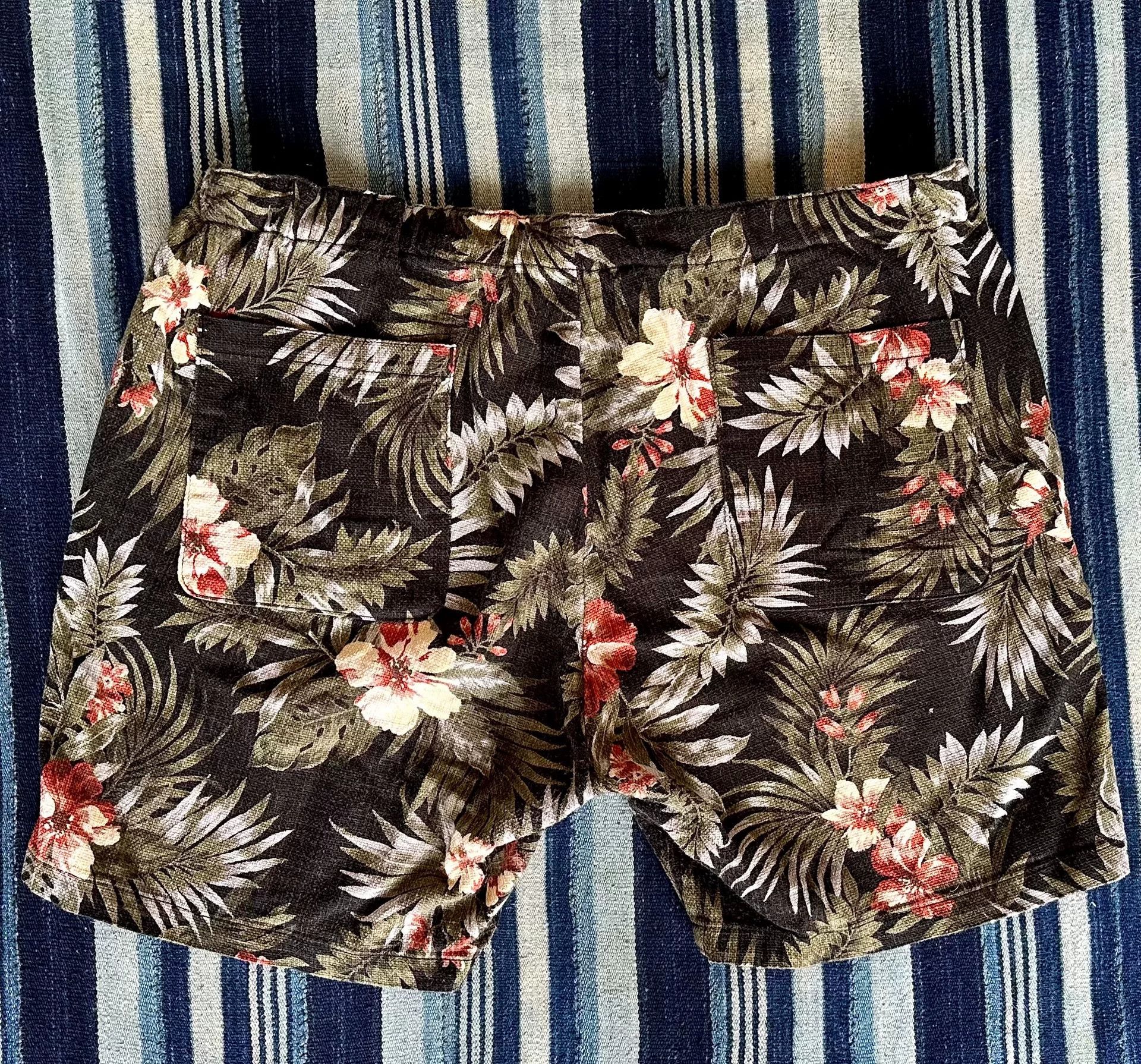 Neighborhood neighborhood aloha floral summer shorts Size US 36 / EU 52 - 2 Thumbnail