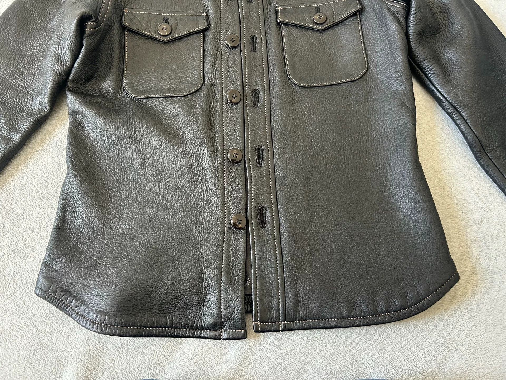 The Flat Head black leather shirt with unique buttons Size US S / EU 44-46 / 1 - 4 Thumbnail