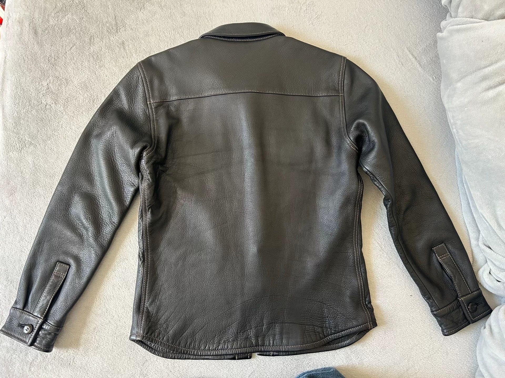 The Flat Head black leather shirt with unique buttons Size US S / EU 44-46 / 1 - 2 Thumbnail