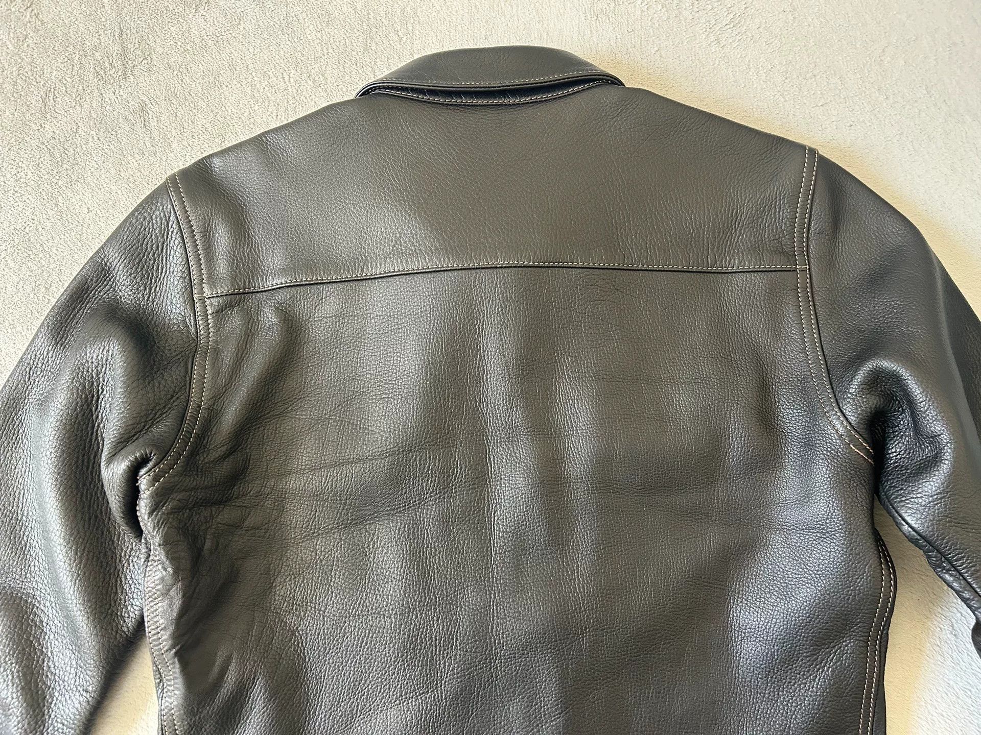 The Flat Head black leather shirt with unique buttons Size US S / EU 44-46 / 1 - 6 Thumbnail